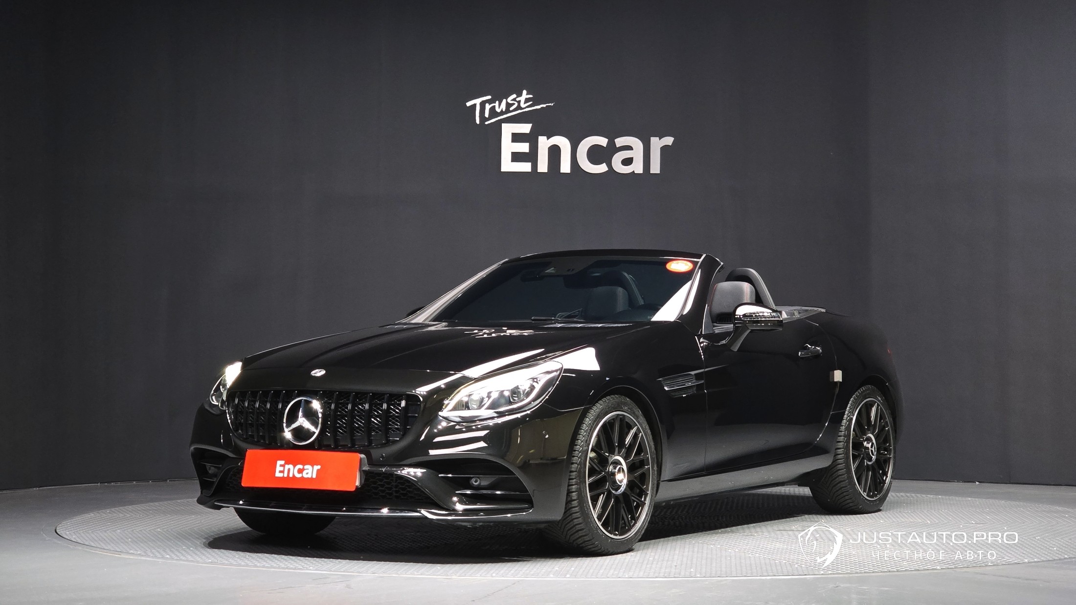 Автомобиль Mercedes-Benz SLC-Class