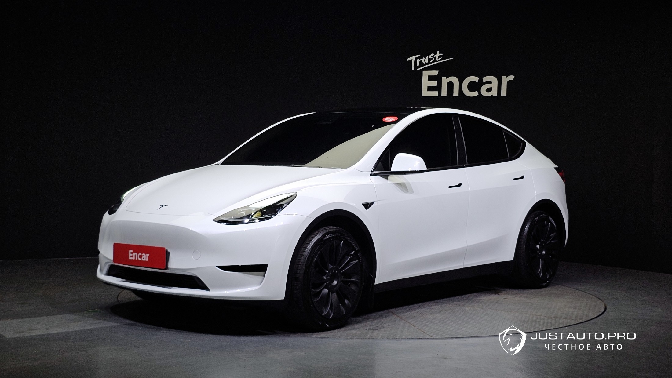 Автомобиль Tesla Model Y