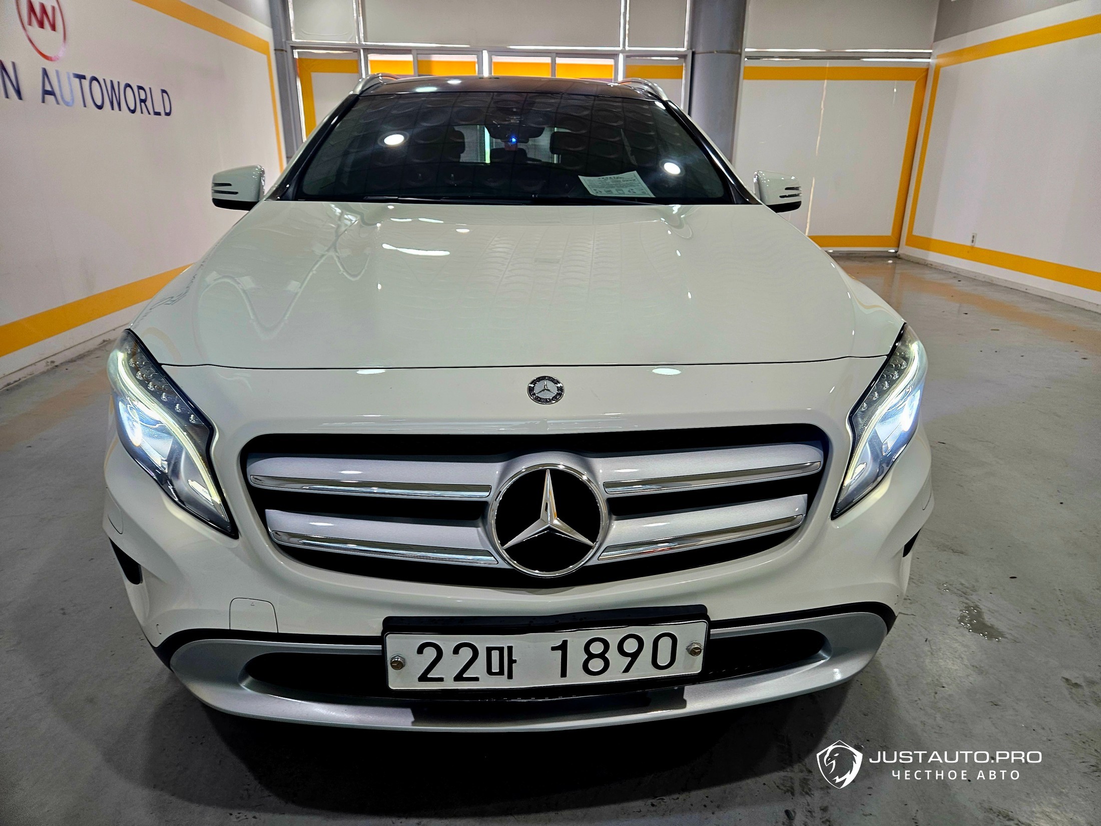 Автомобиль Mercedes-Benz GLA-Class