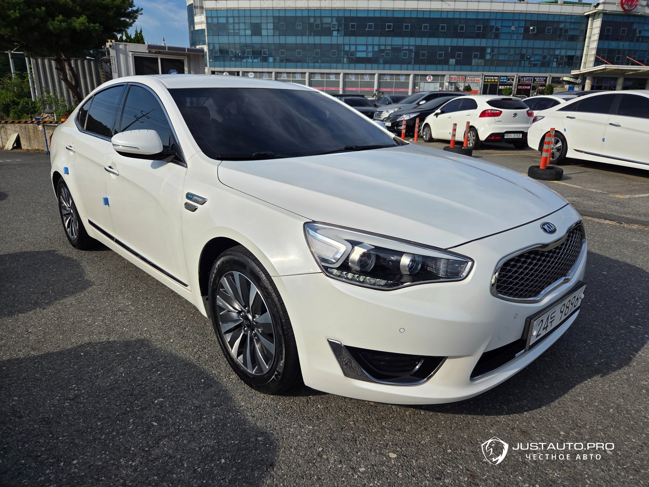 Автомобиль Kia K7