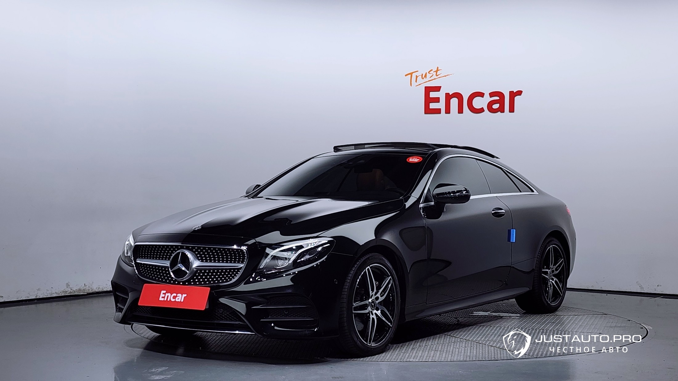 Автомобиль Mercedes-Benz E-Class