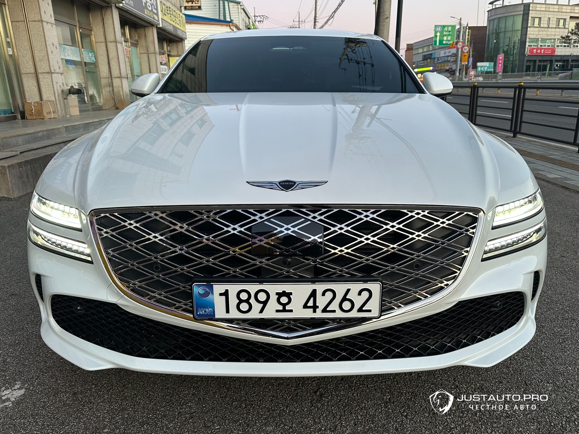 Автомобиль Genesis G80