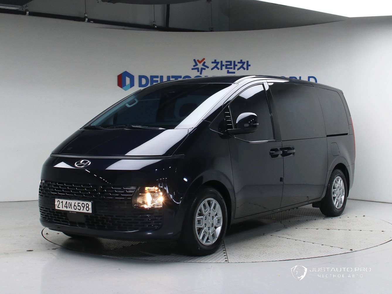 Автомобиль Hyundai Staria