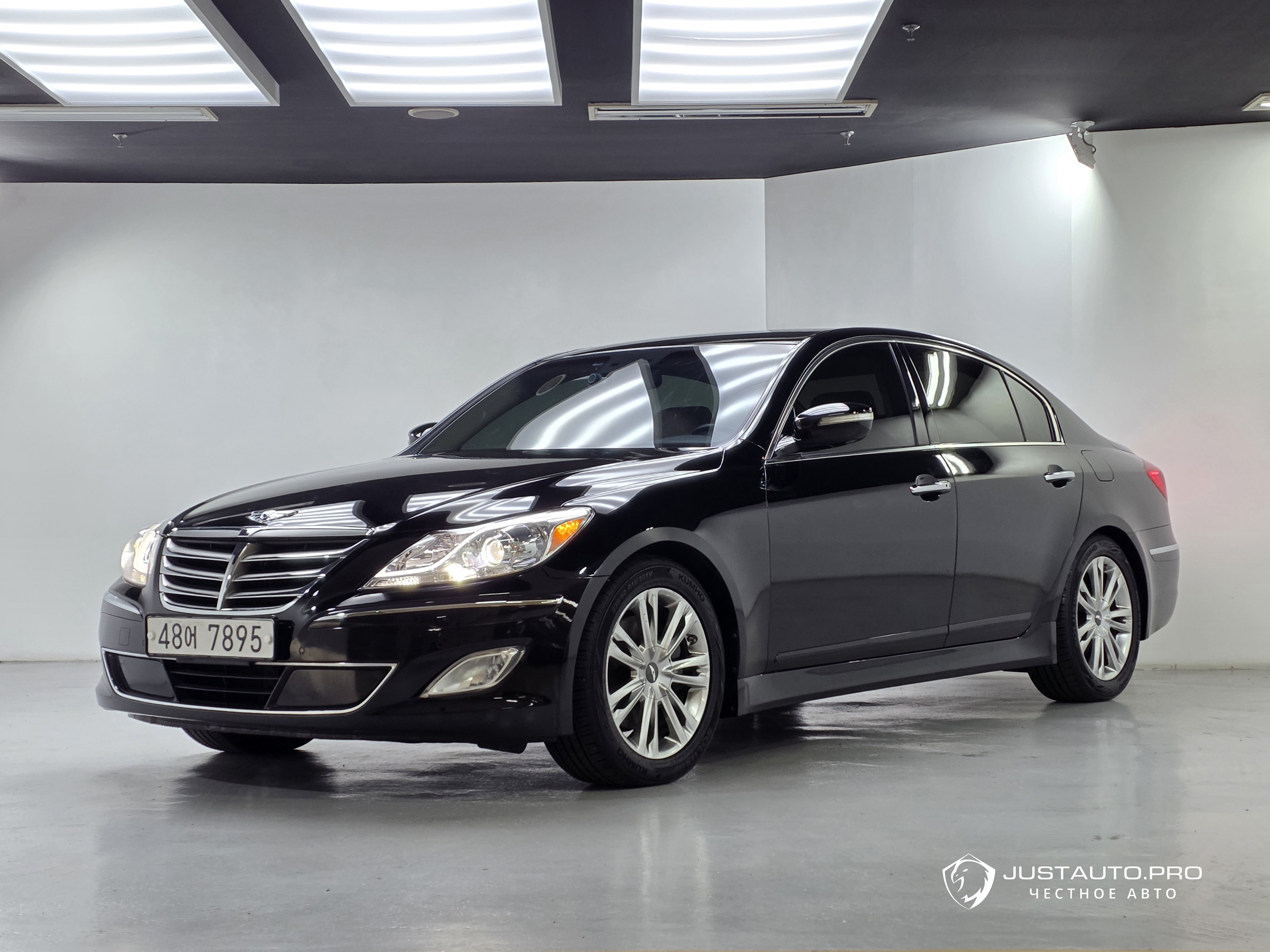 Автомобиль Hyundai Genesis