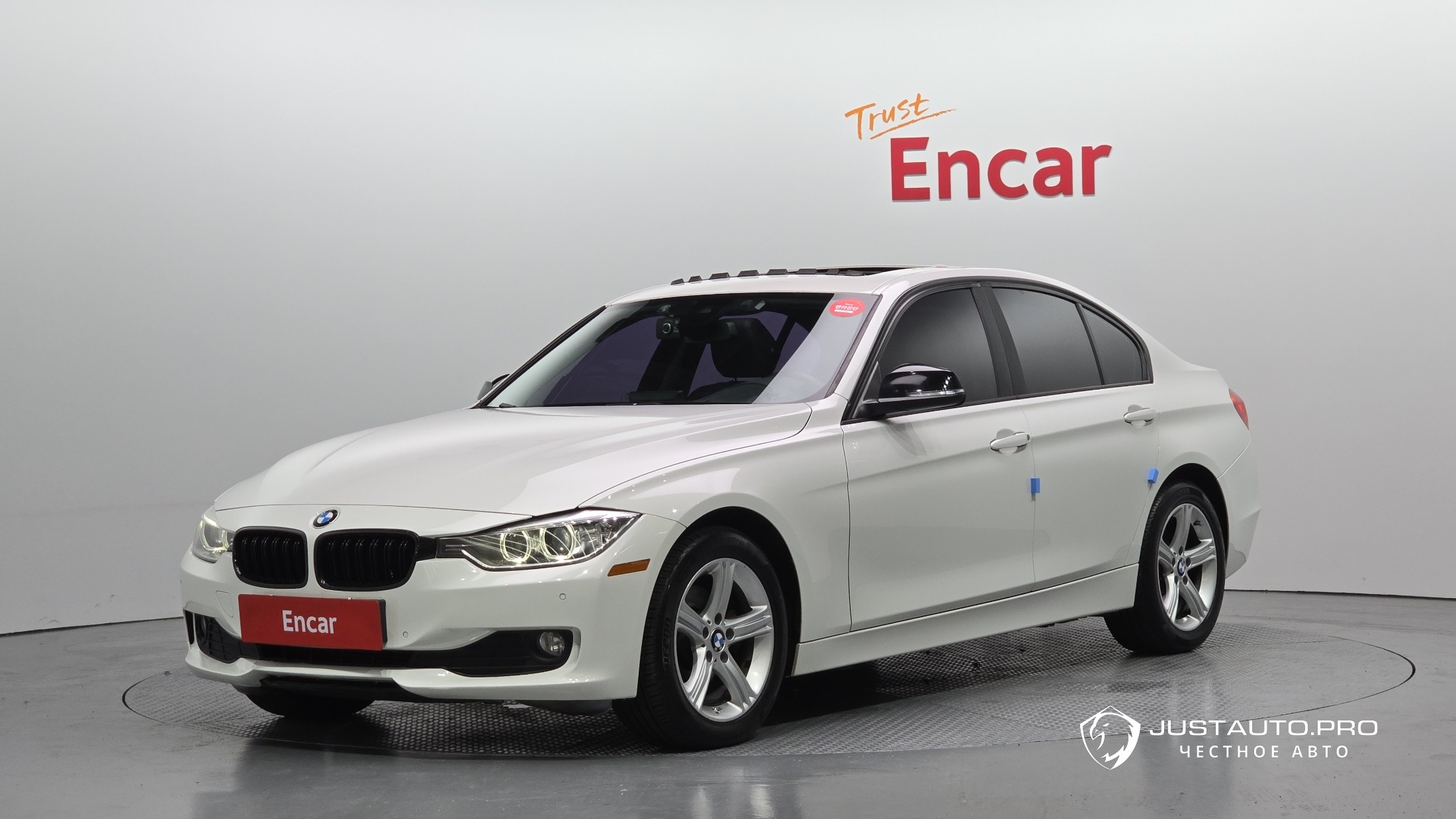 Автомобиль BMW 3-Series