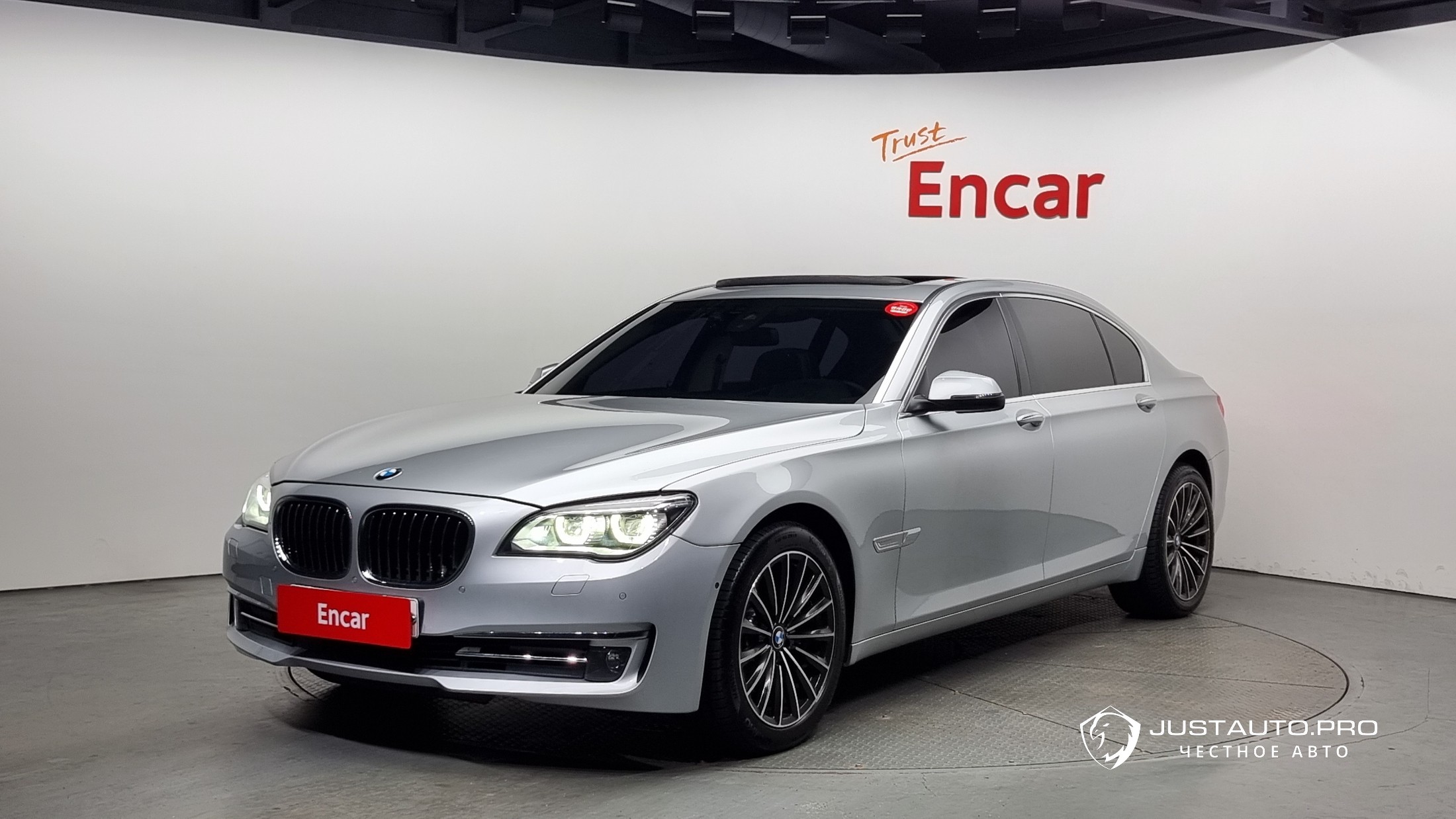 Автомобиль BMW 7-Series