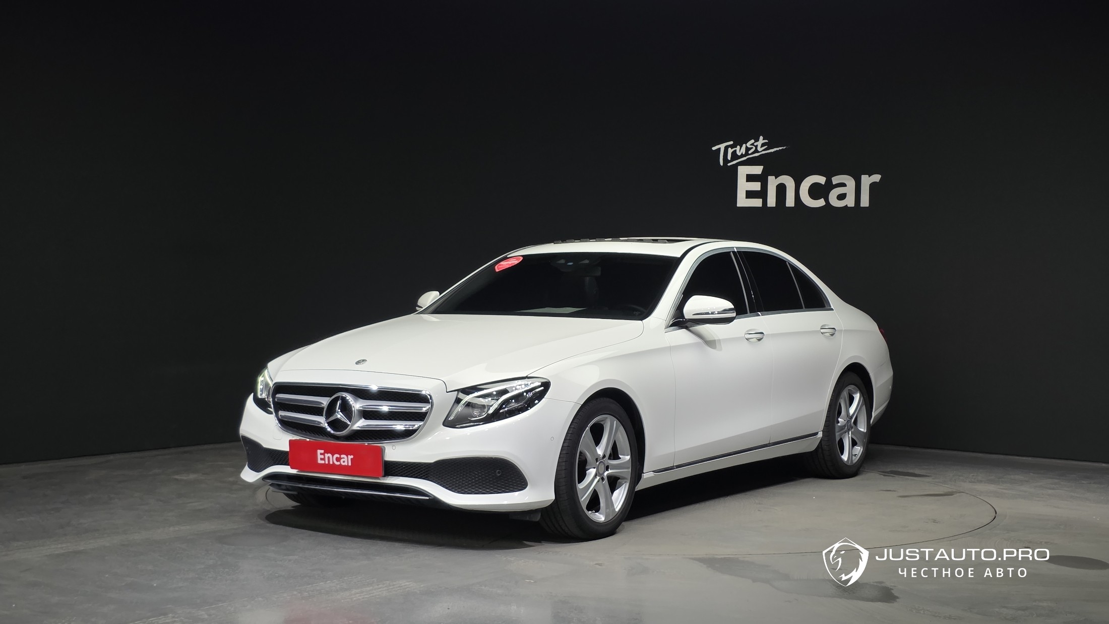 Автомобиль Mercedes-Benz E-Class