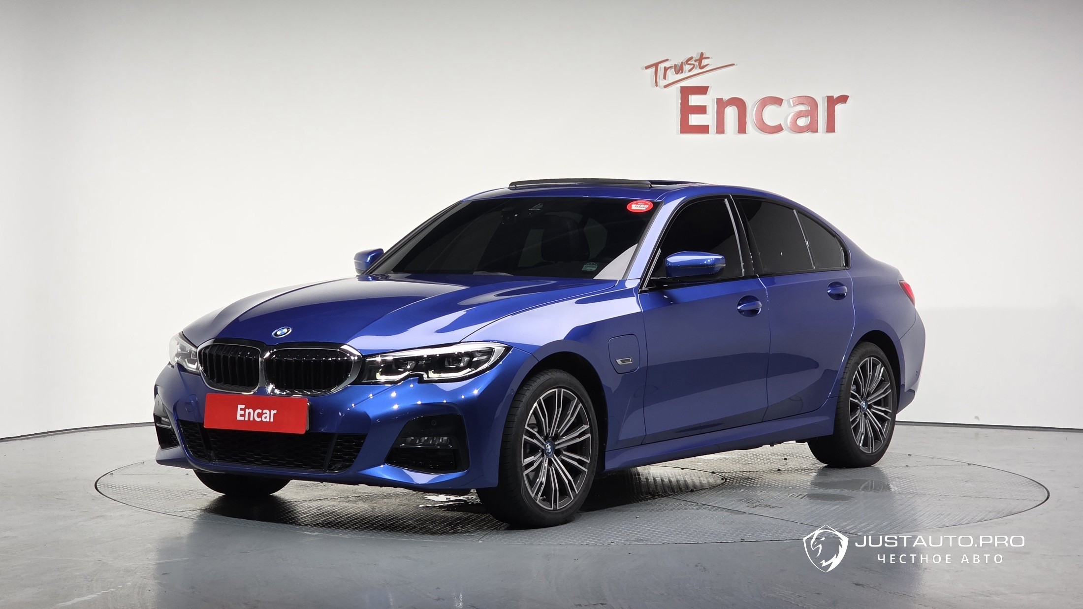 Автомобиль BMW 3-Series