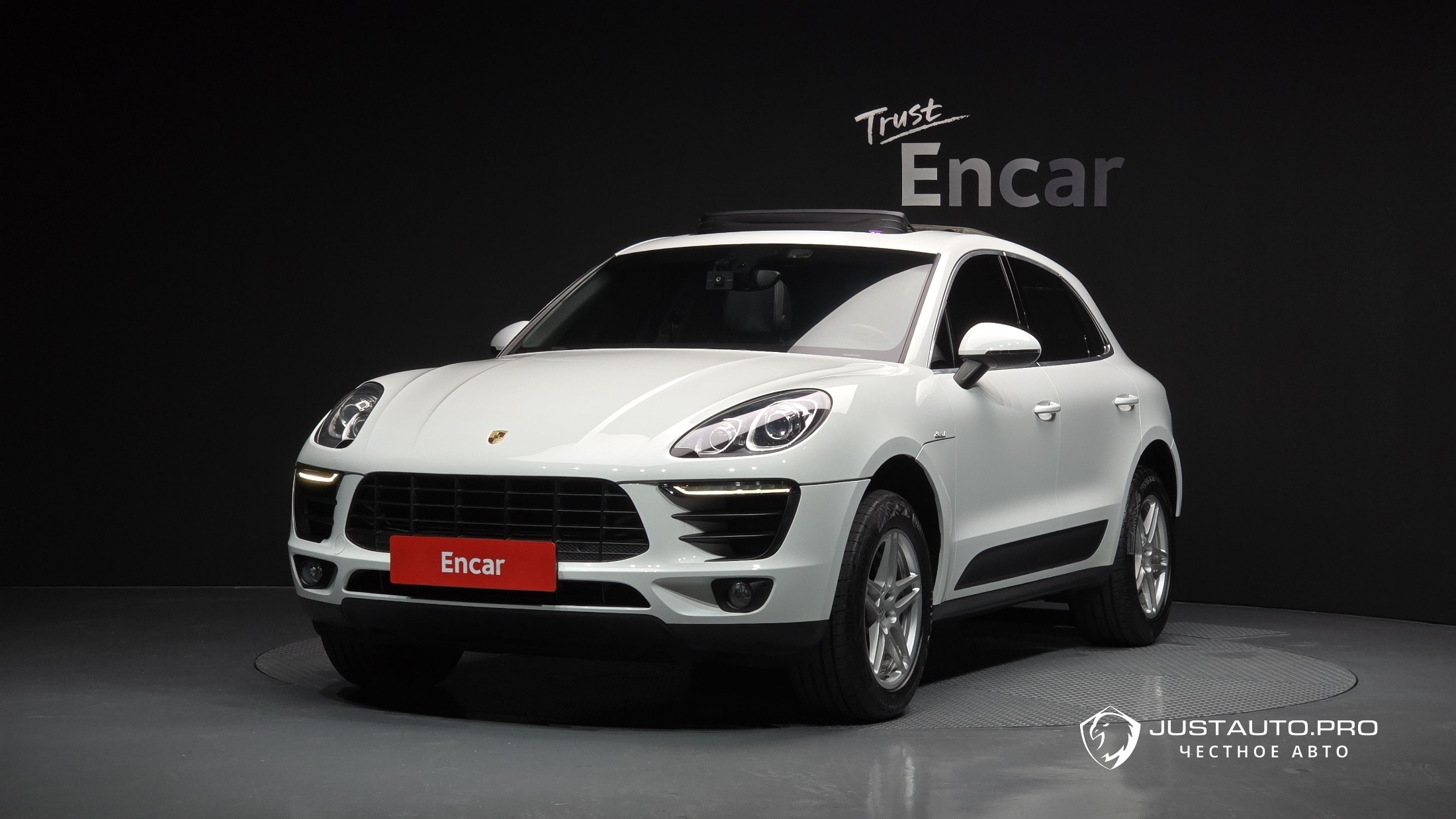 Автомобиль Porsche Macan