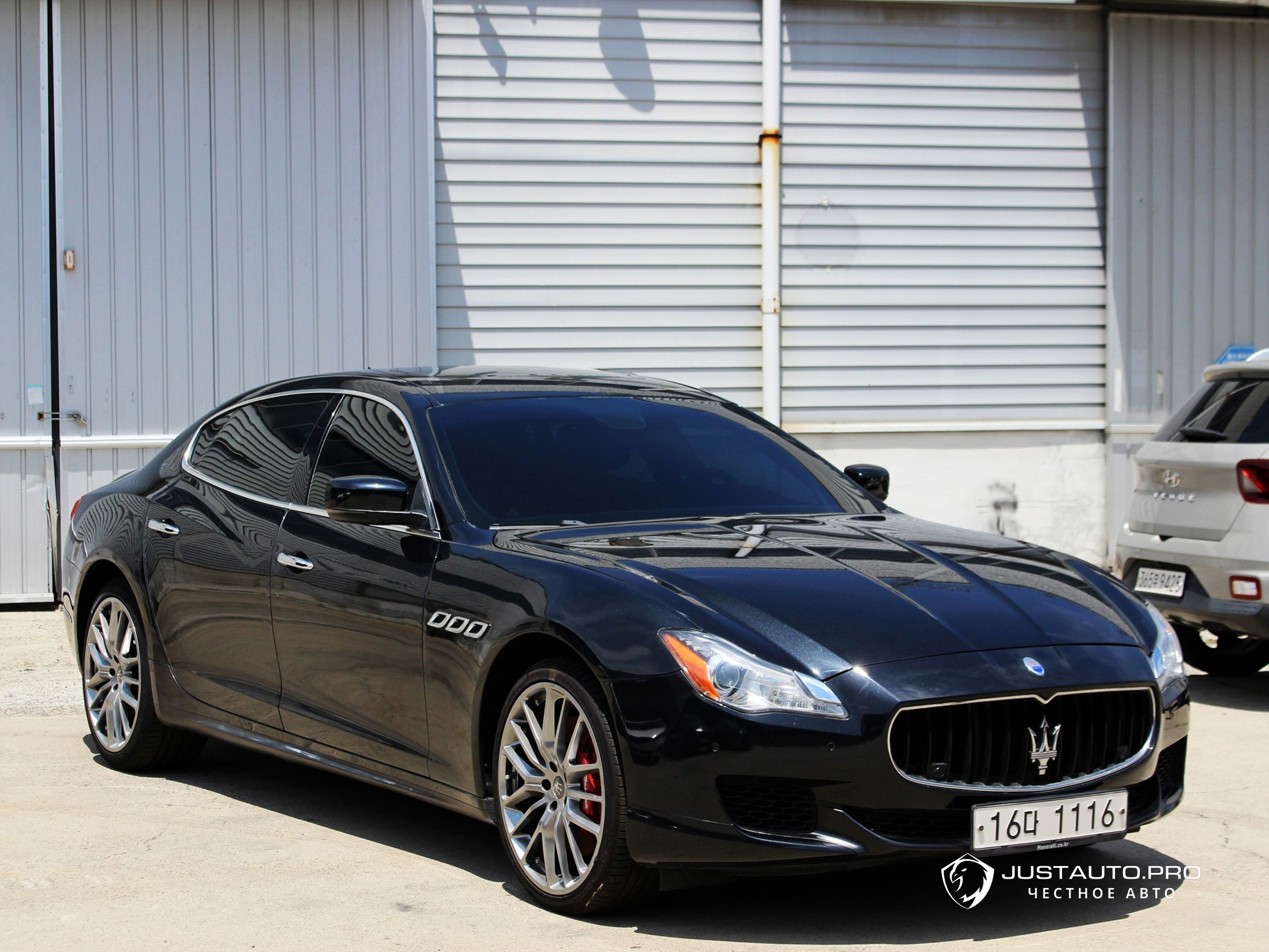 Автомобиль Maserati Quattroporte