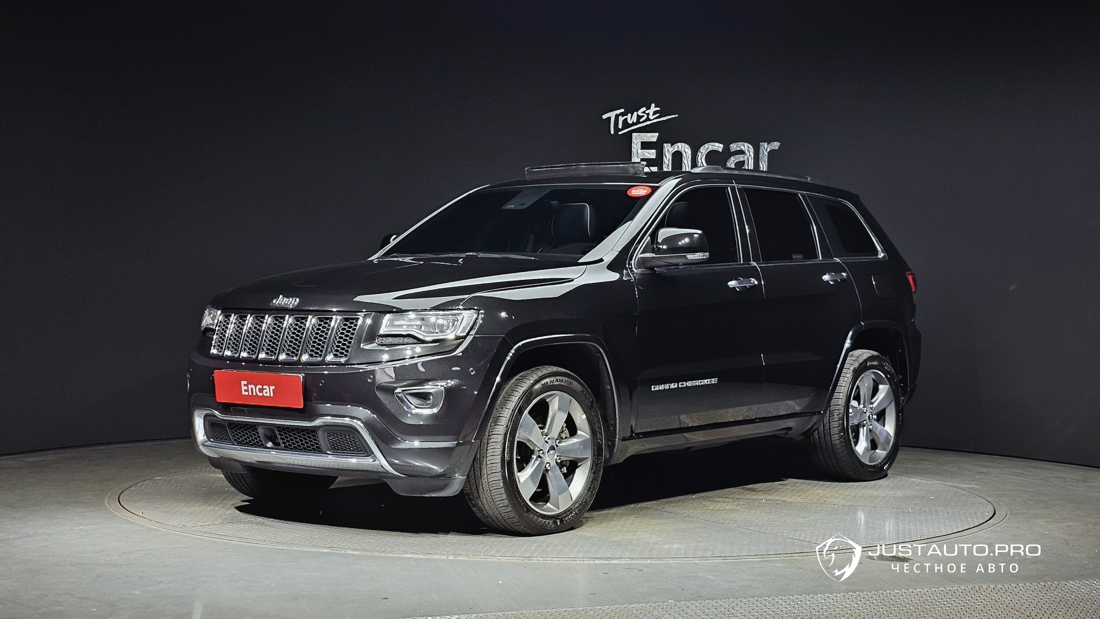 Автомобиль Jeep Cherokee
