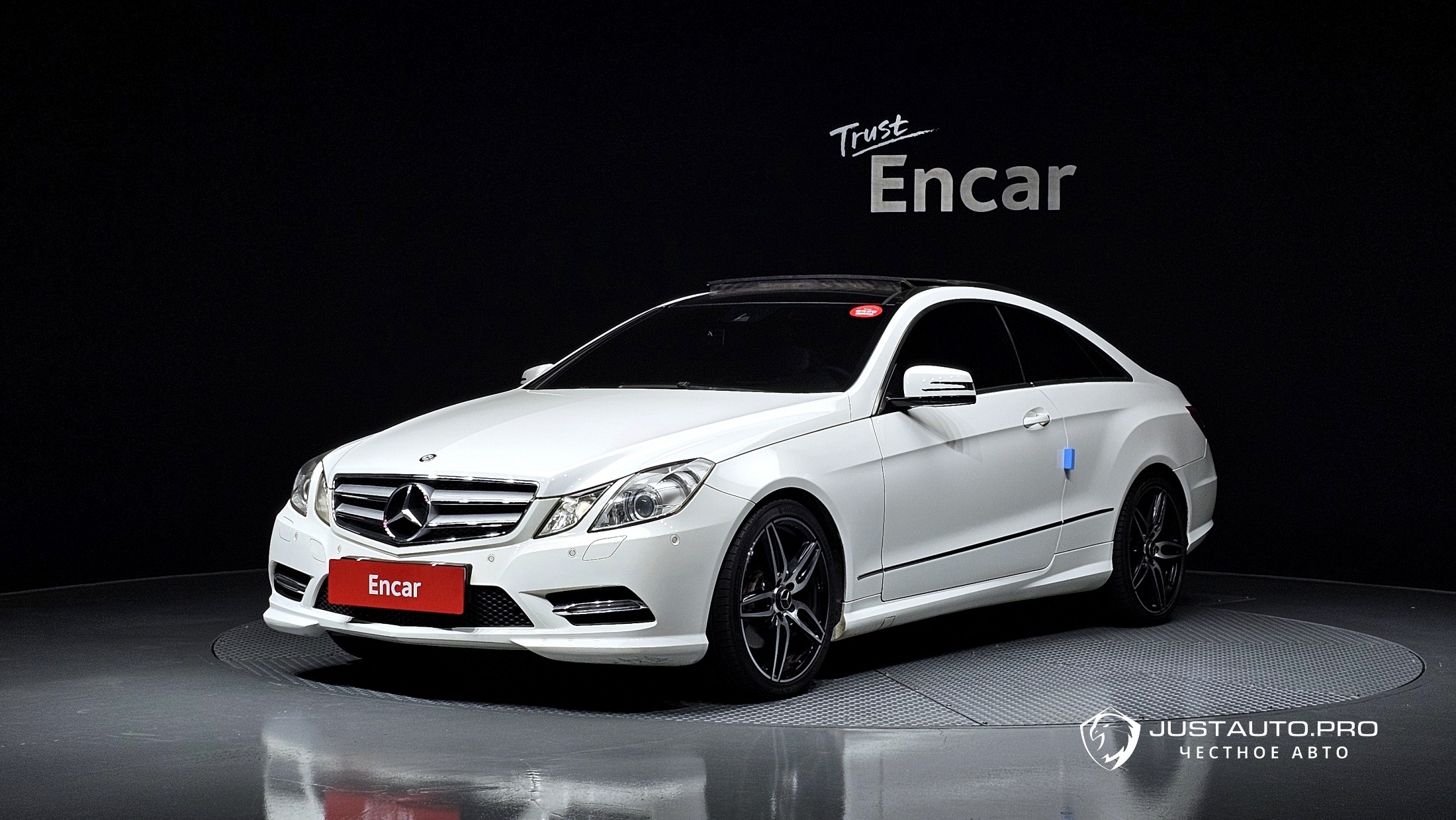 Автомобиль Mercedes-Benz E-Class