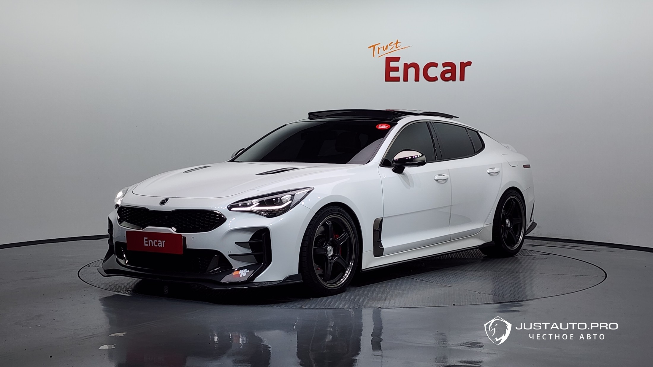 Автомобиль Kia Stinger