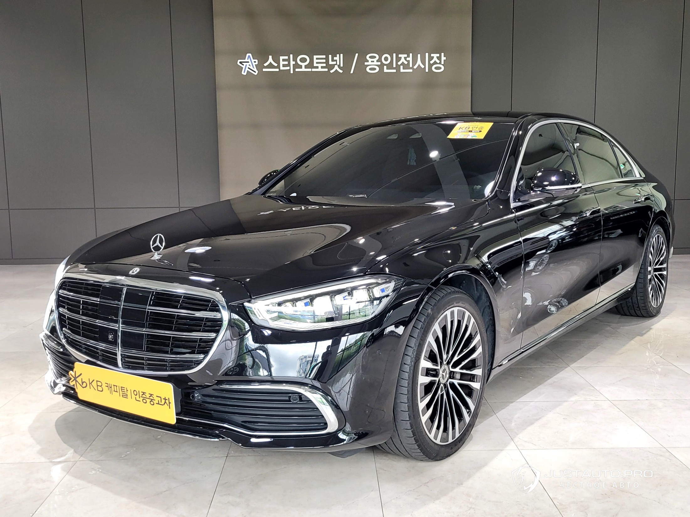 Автомобиль Mercedes-Benz S-Class