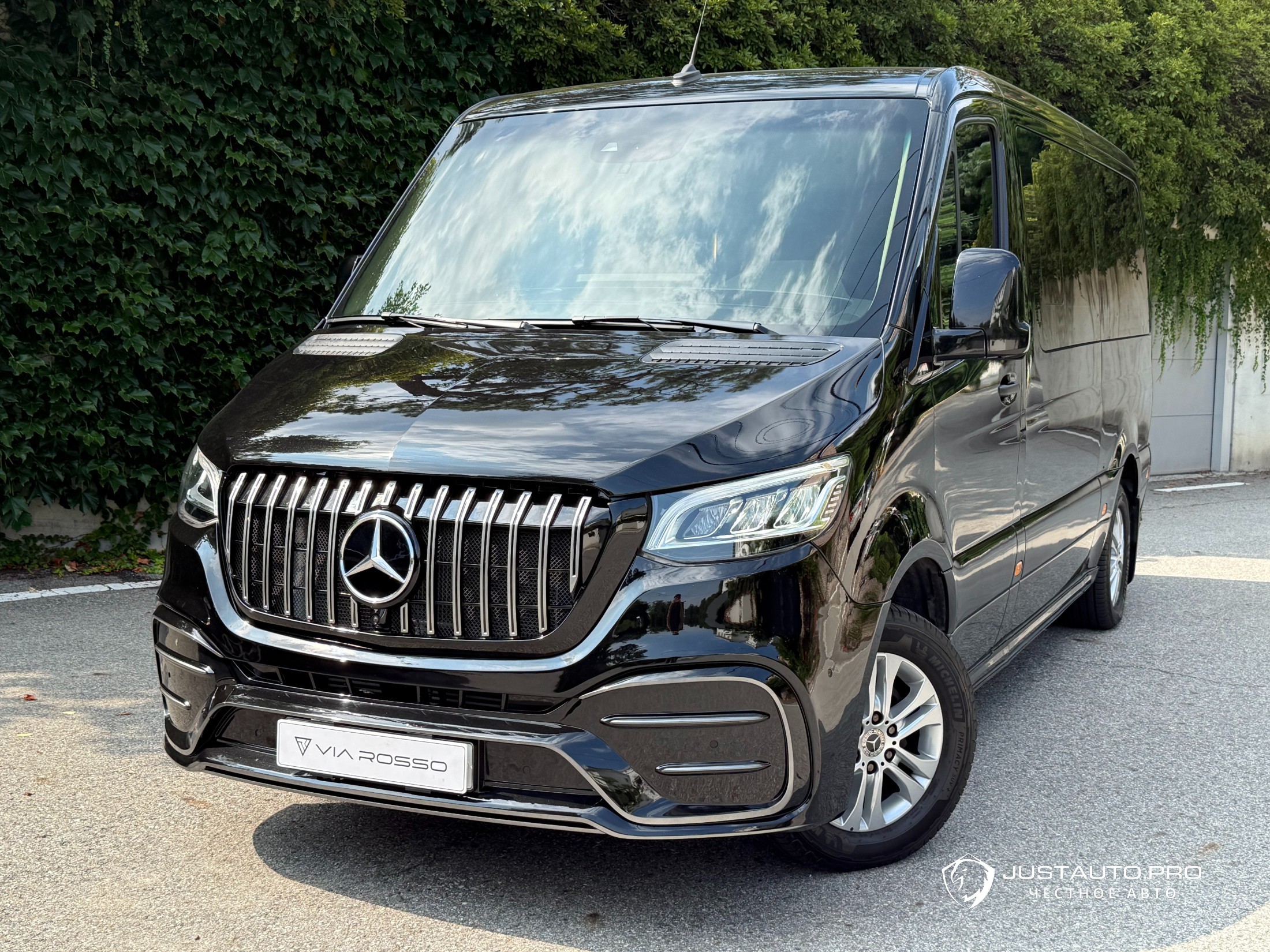 Автомобиль Mercedes-Benz Sprinter