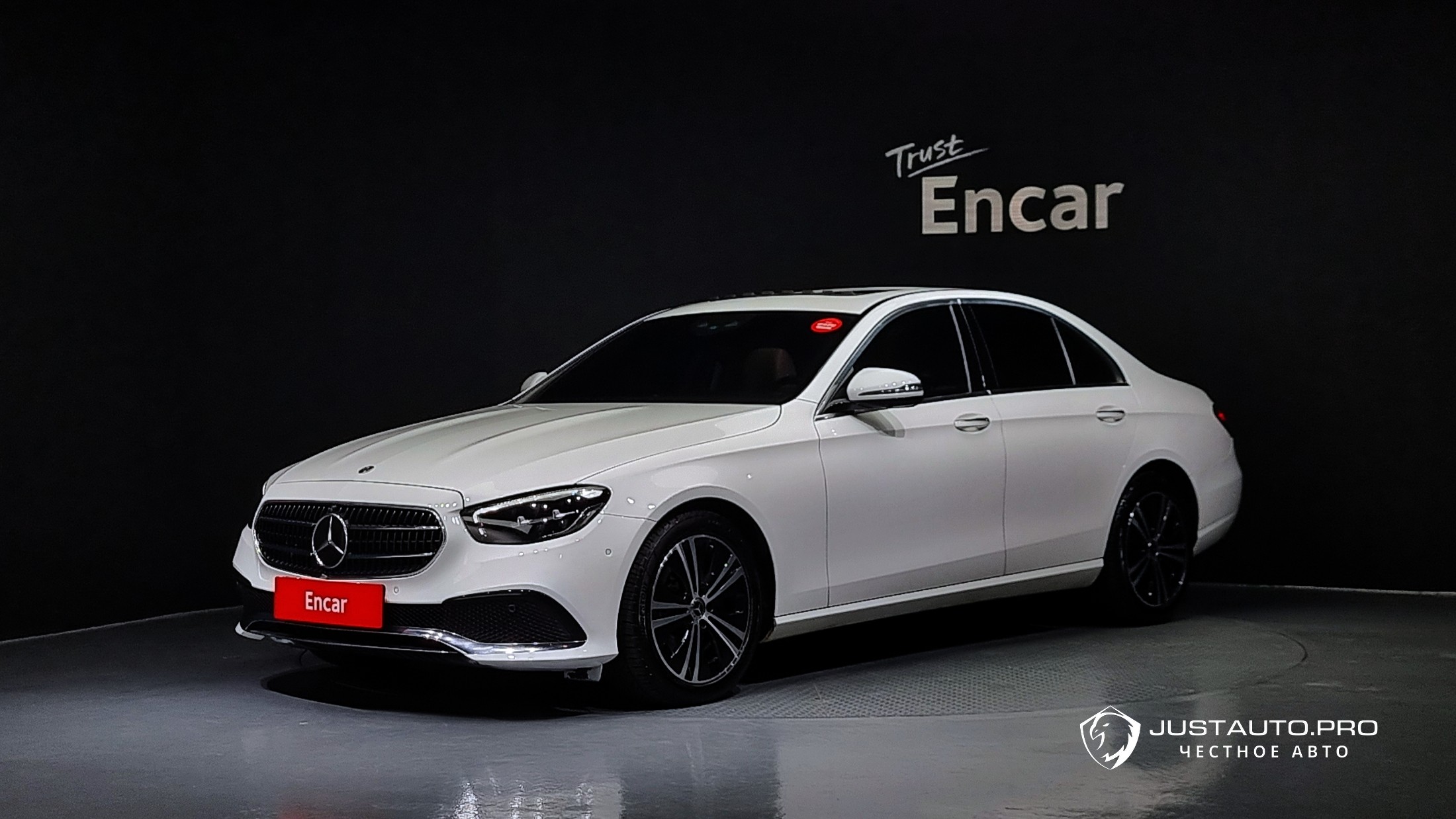 Автомобиль Mercedes-Benz E-Class