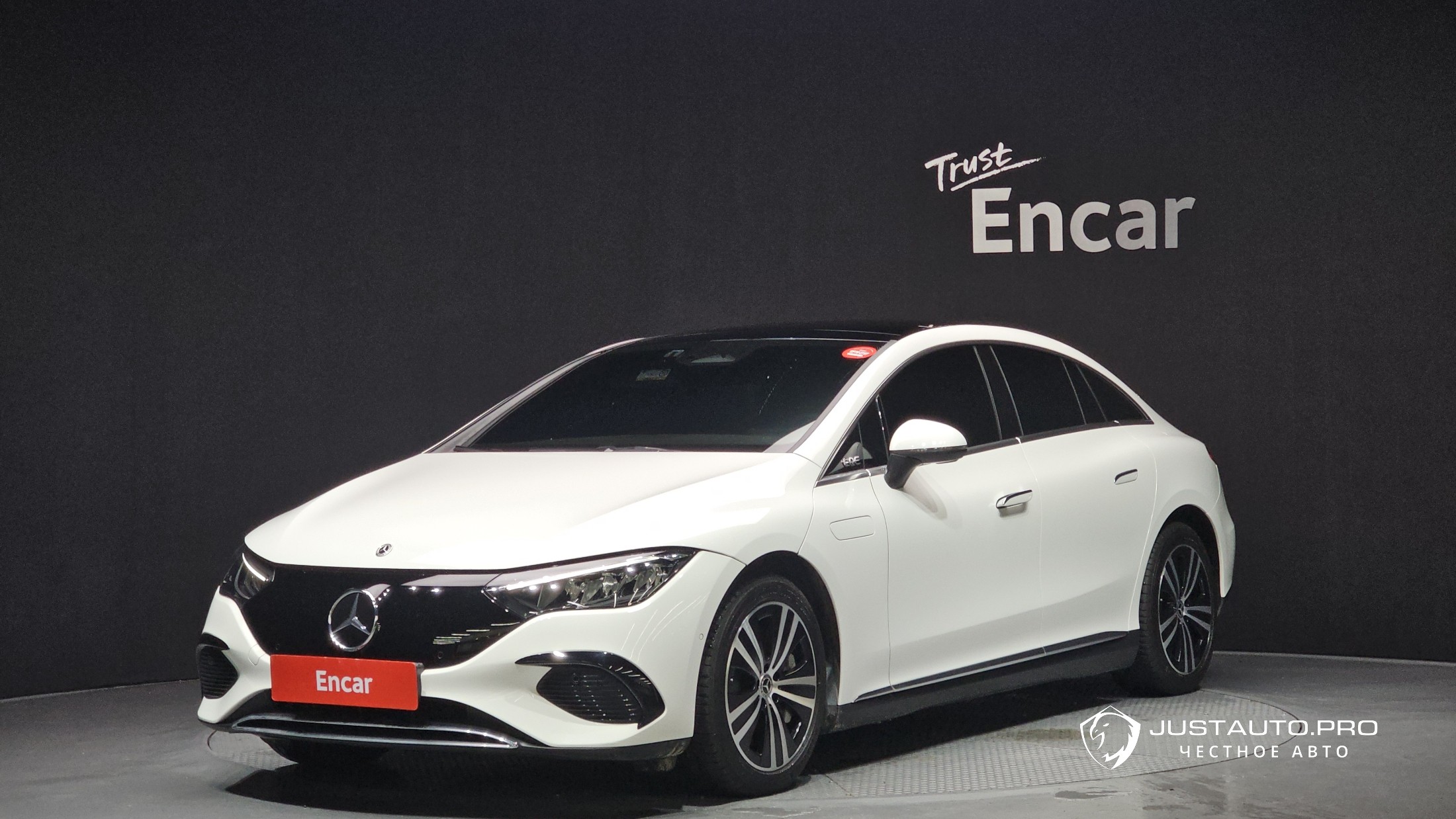 Автомобиль Mercedes-Benz EQE