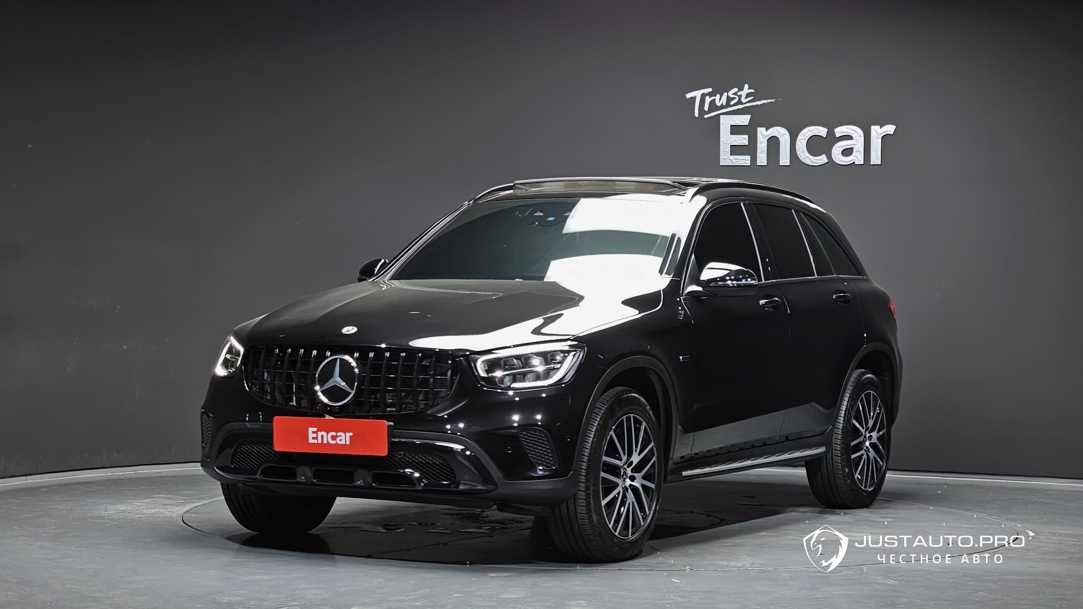 Автомобиль Mercedes-Benz GLC-Class