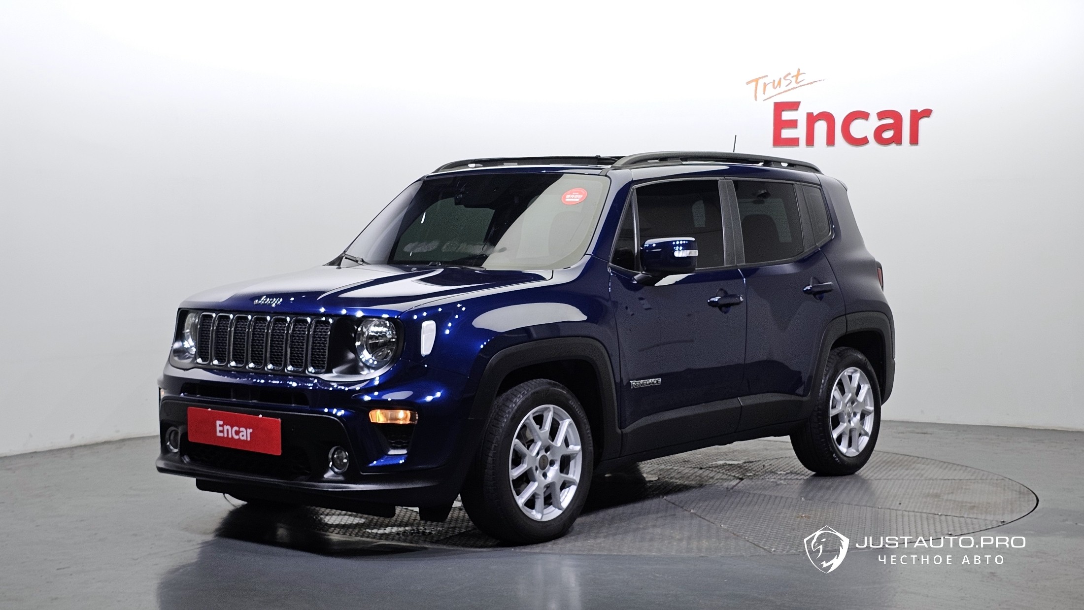 Автомобиль Jeep Renegade