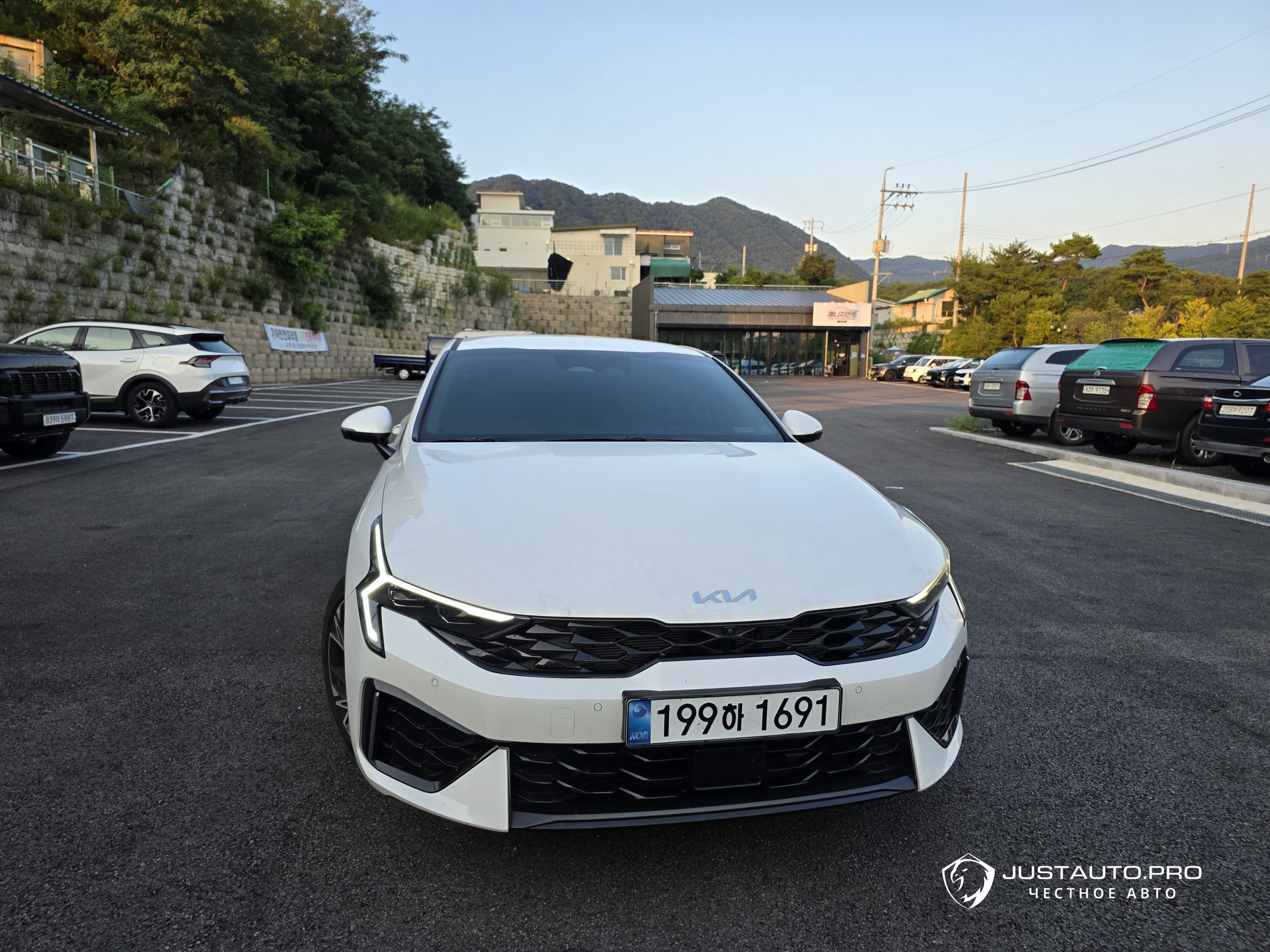Автомобиль Kia K5
