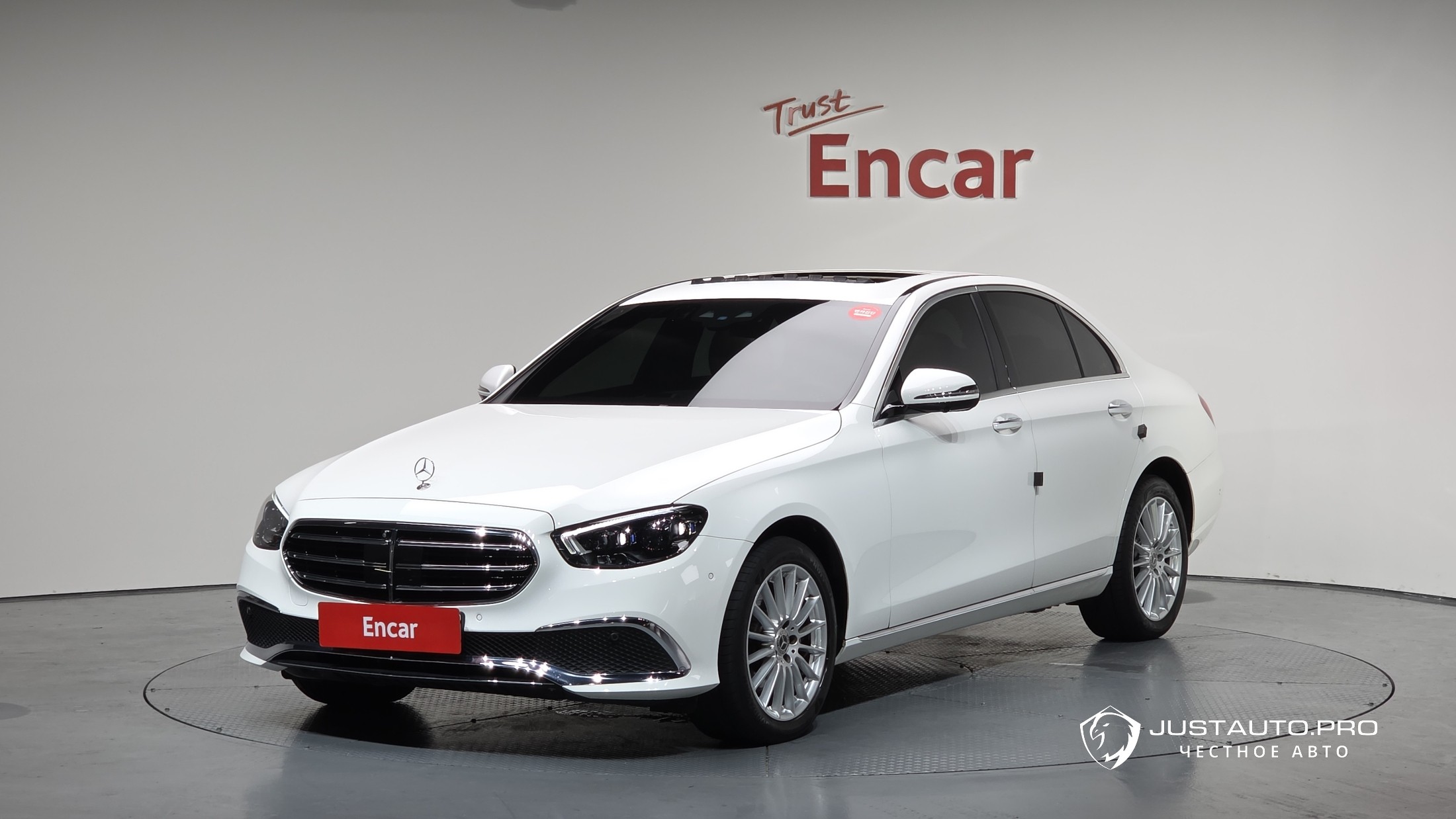 Автомобиль Mercedes-Benz E-Class