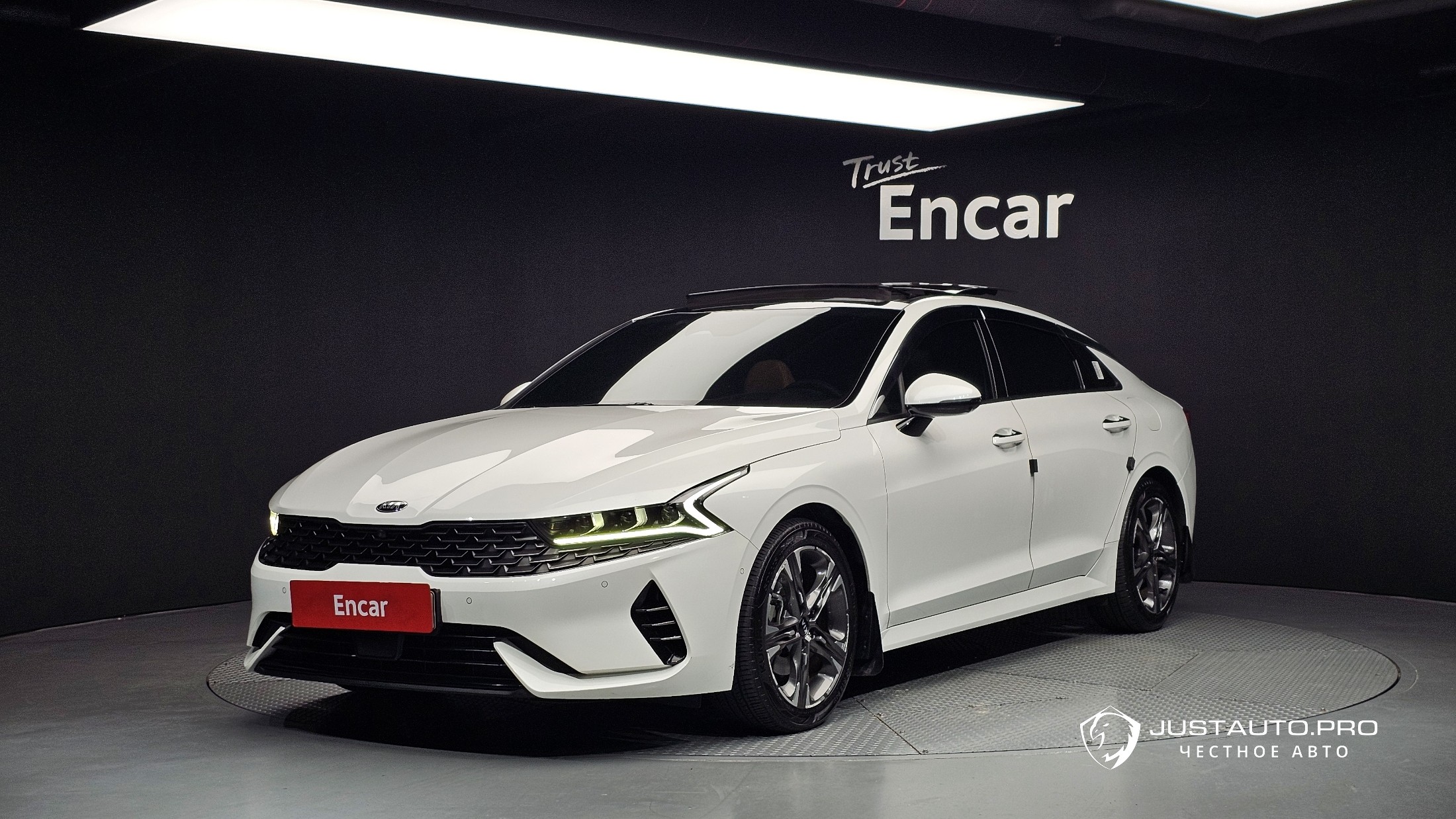 Автомобиль Kia K5
