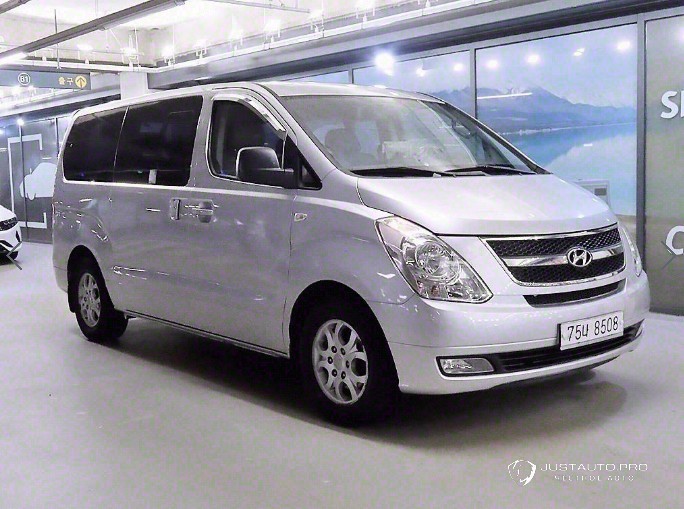 Автомобиль Hyundai Starex