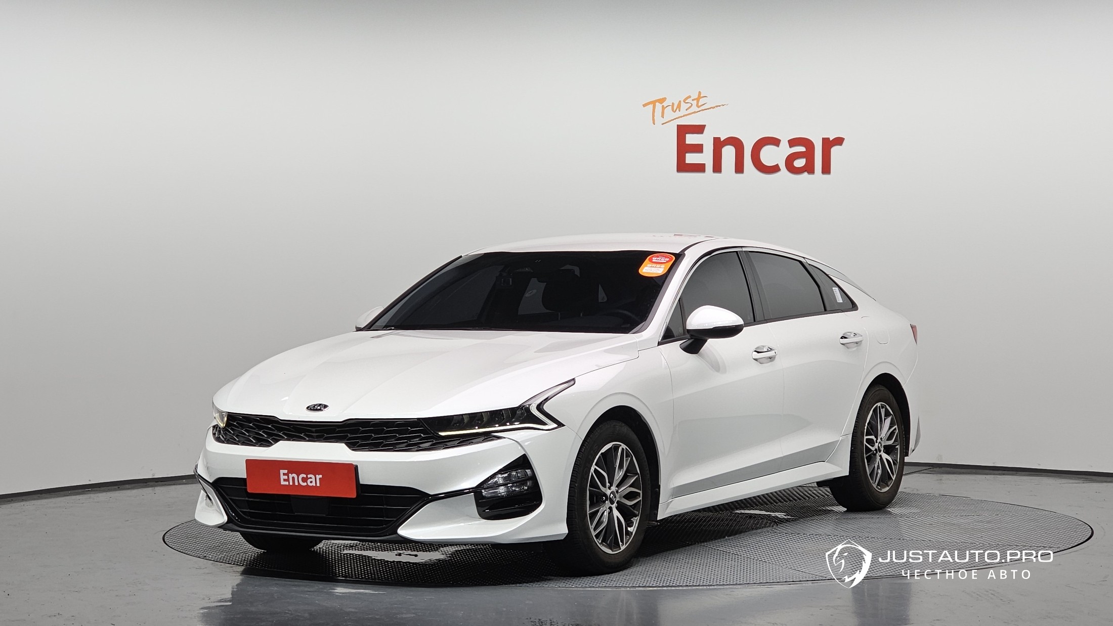 Автомобиль Kia K5