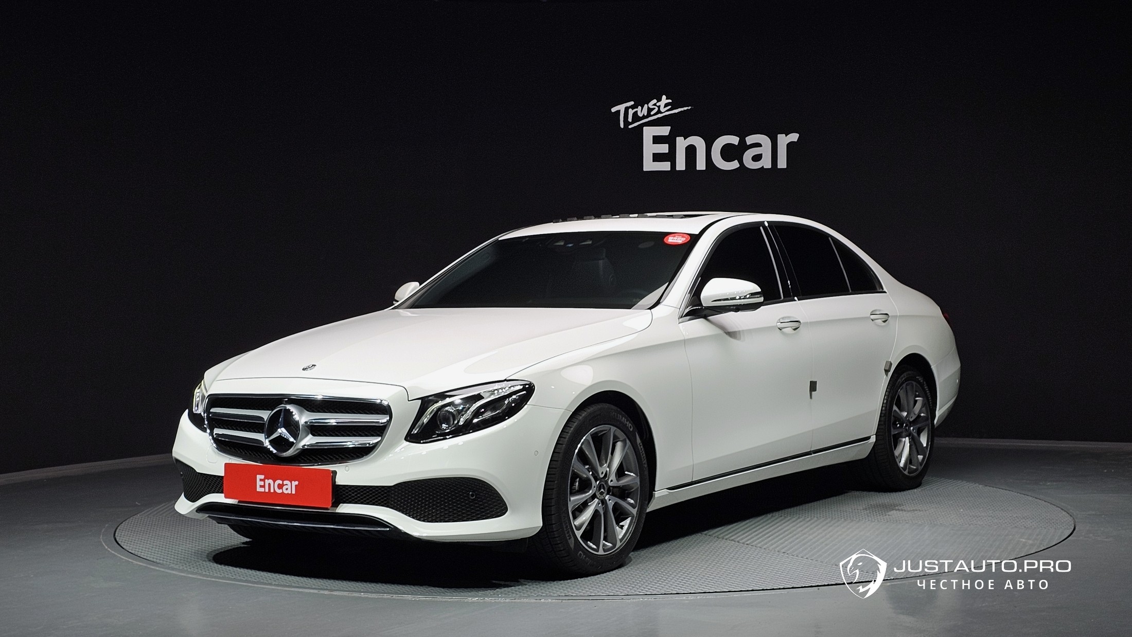 Автомобиль Mercedes-Benz E-Class