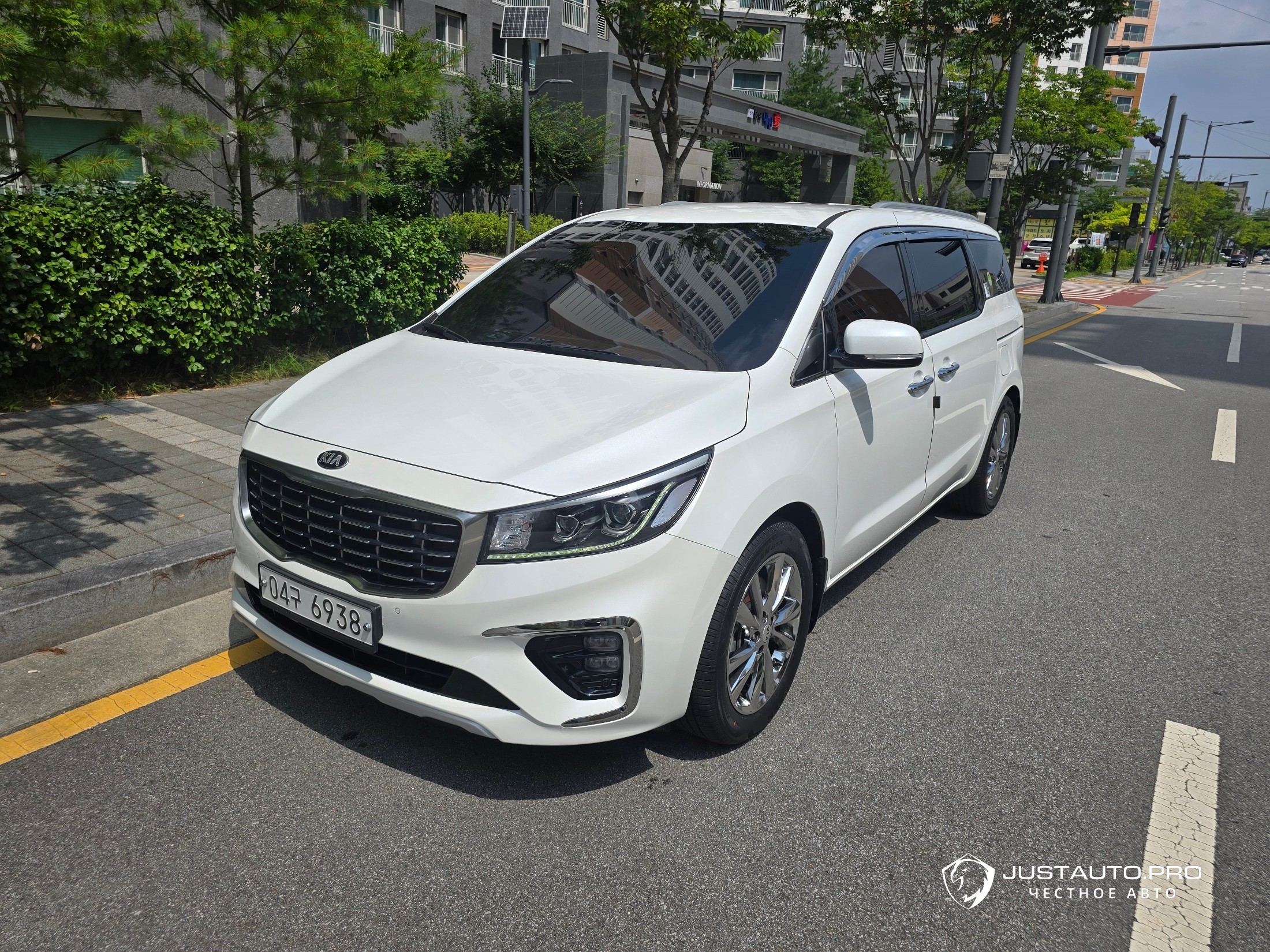 Автомобиль Kia Canival