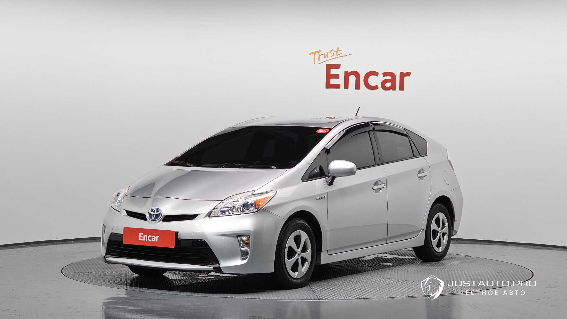 Автомобиль Toyota Prius