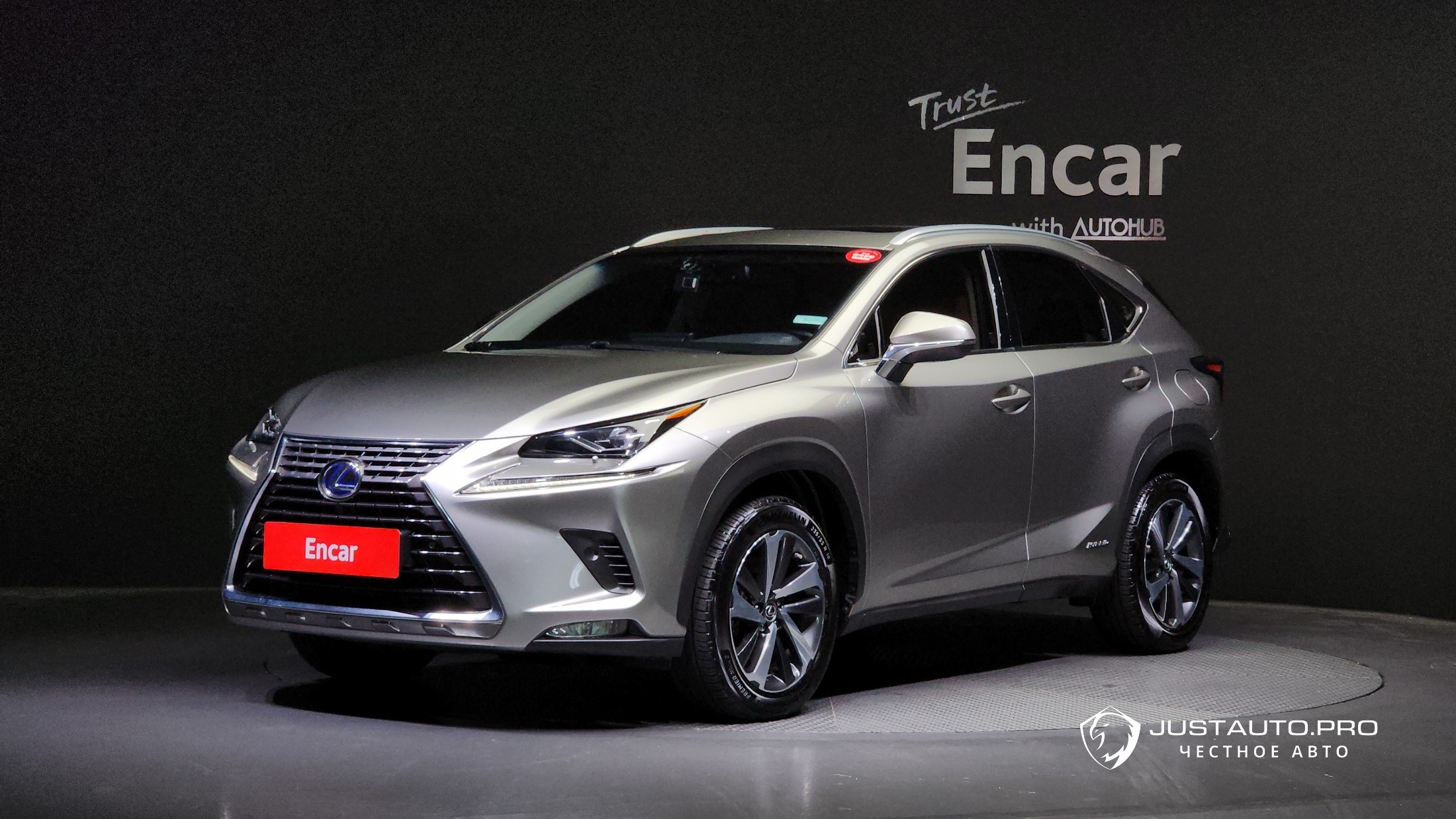 Автомобиль Lexus NX