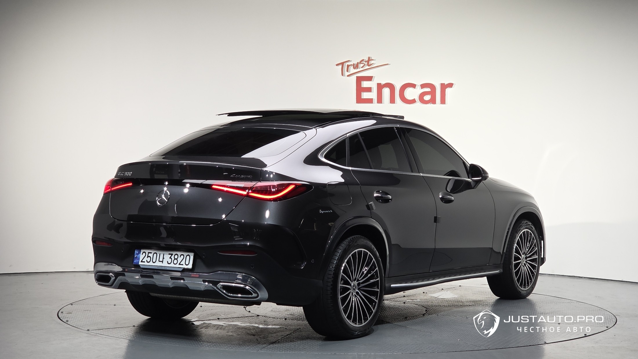 Автомобиль Mercedes-Benz GLC-Class