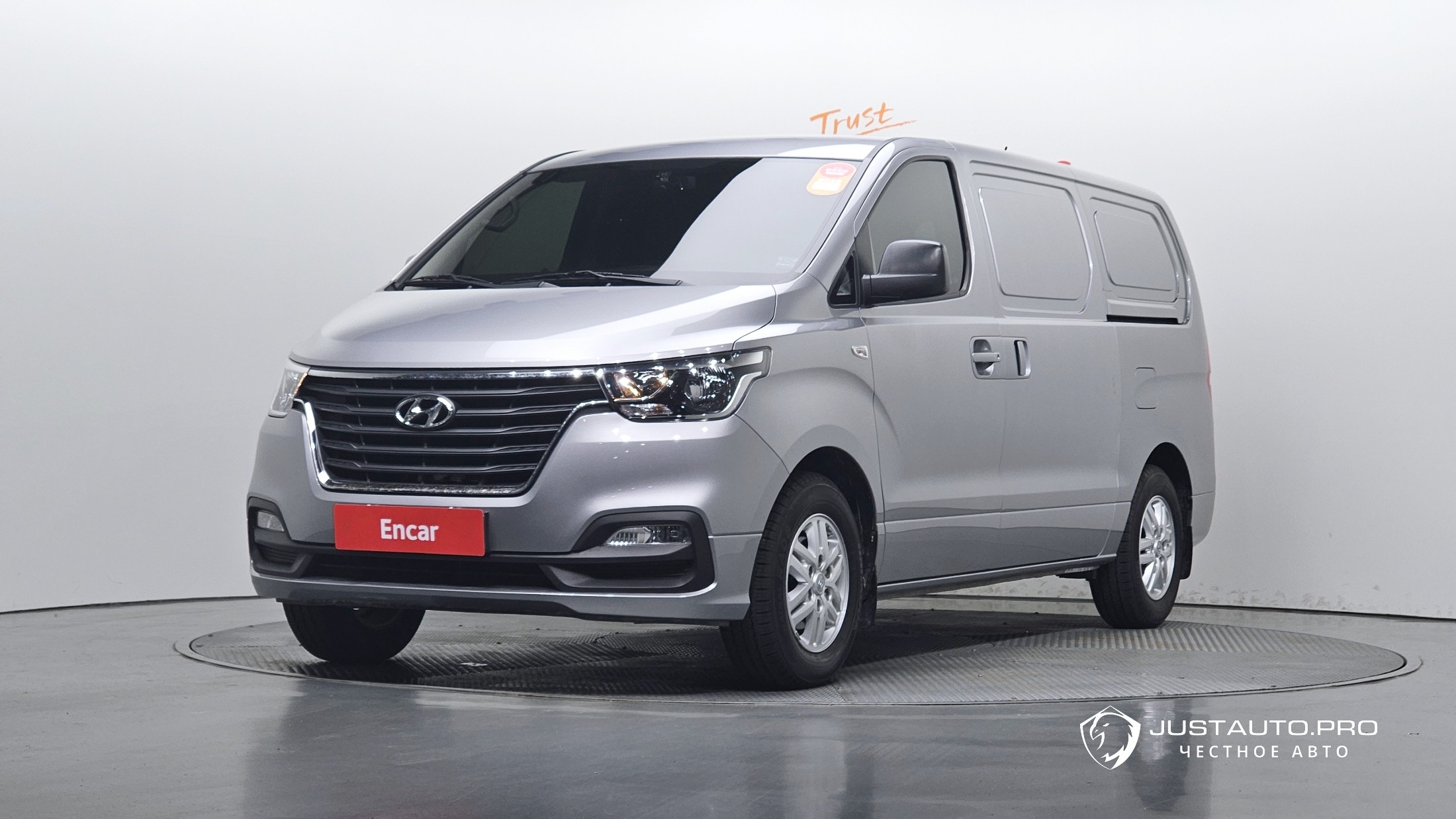 Автомобиль Hyundai Starex