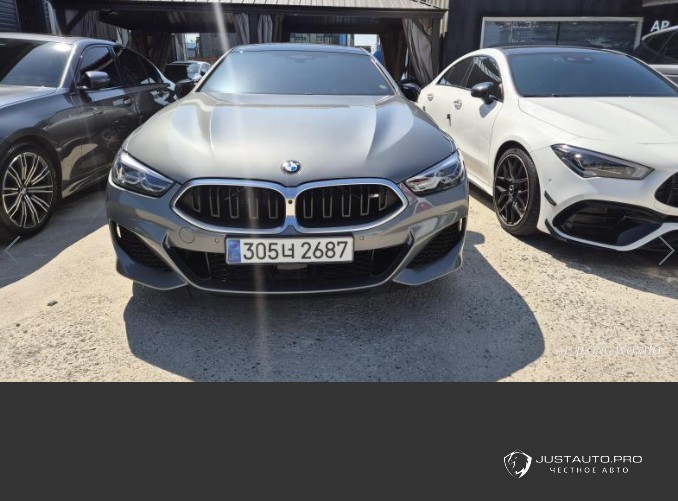 Автомобиль BMW 8-Series