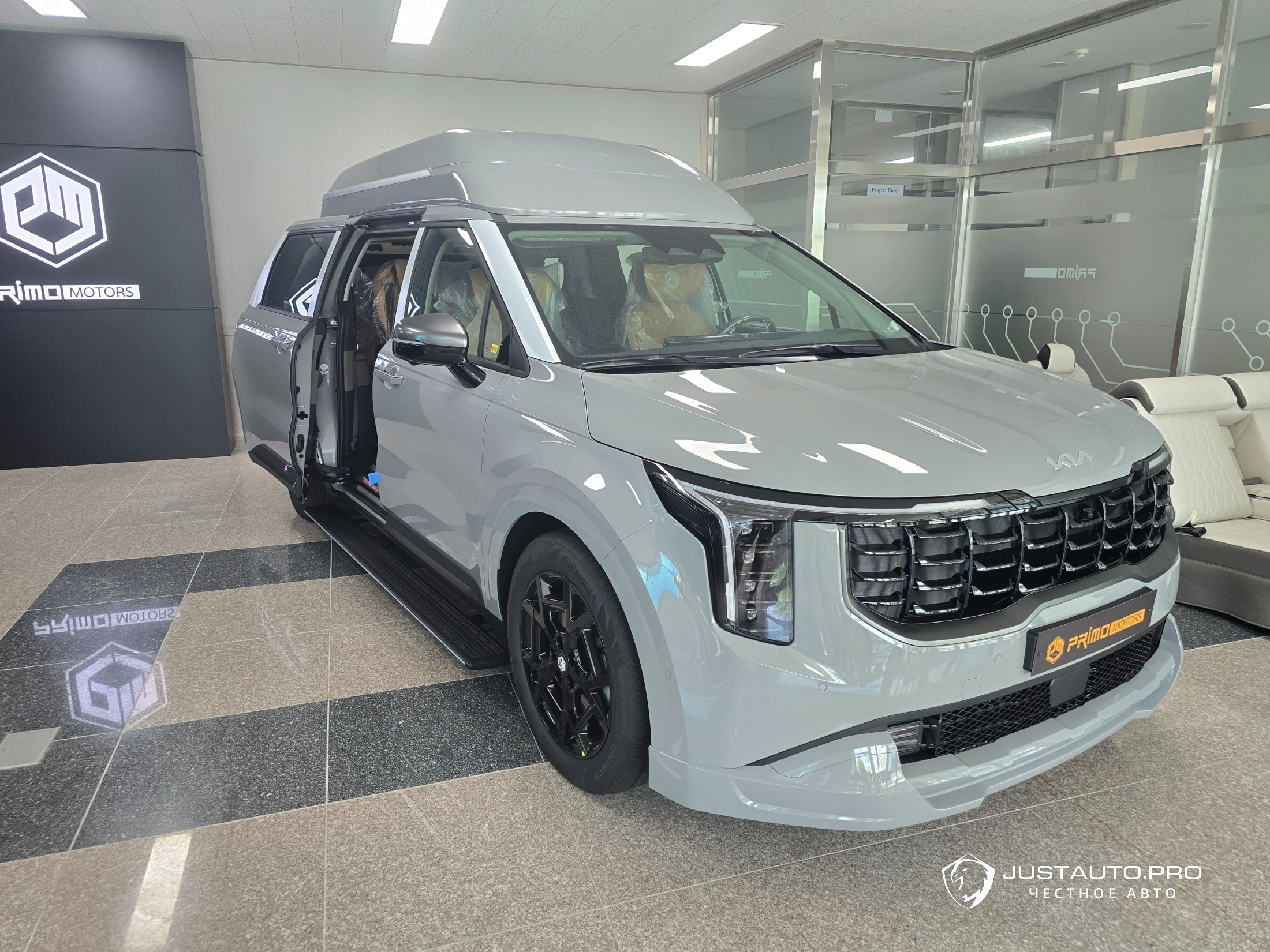 Автомобиль Kia Canival