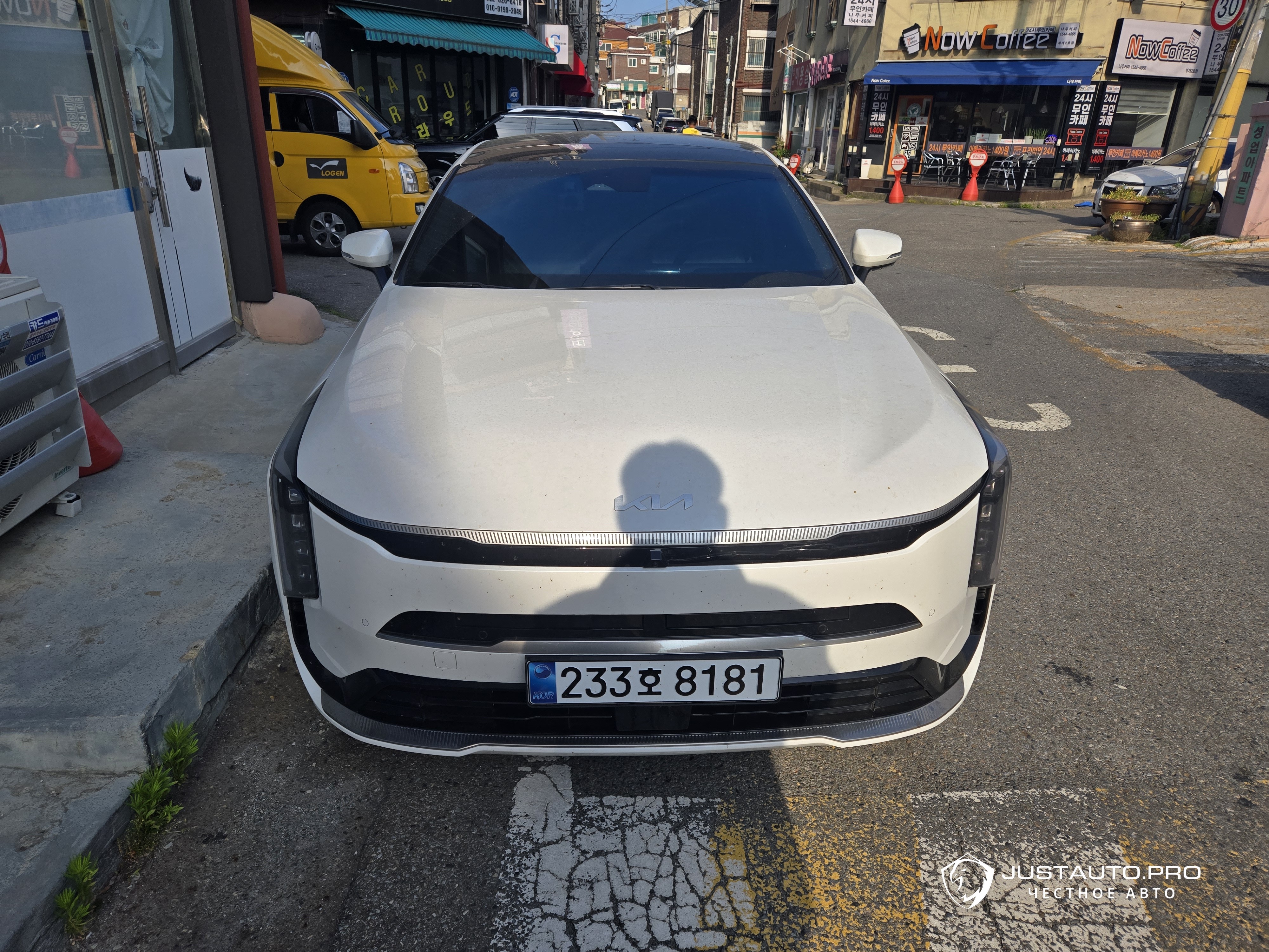 Автомобиль Kia K8