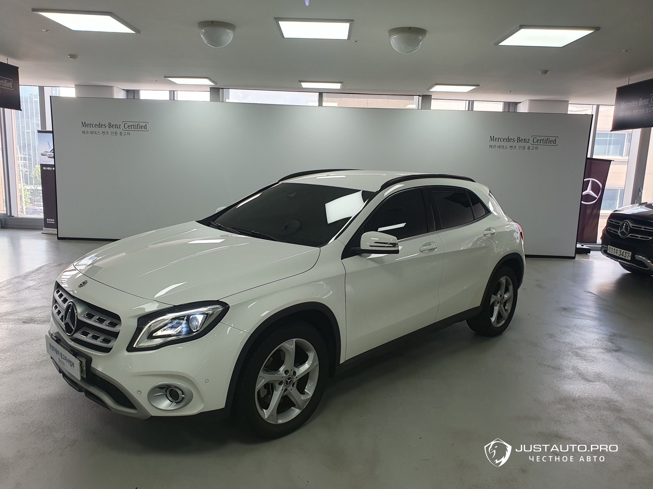 Автомобиль Mercedes-Benz GLA-Class