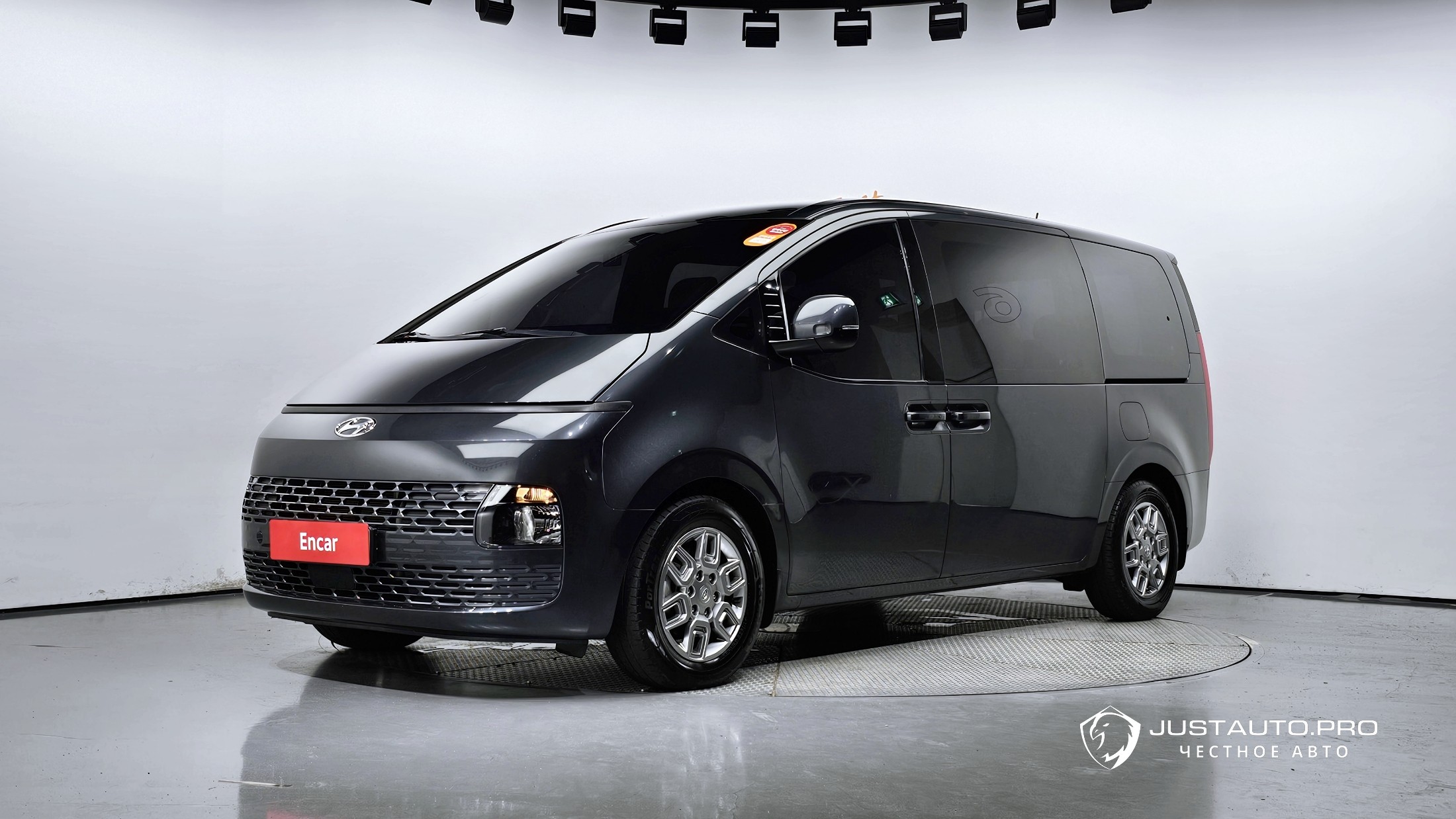 Автомобиль Hyundai Staria