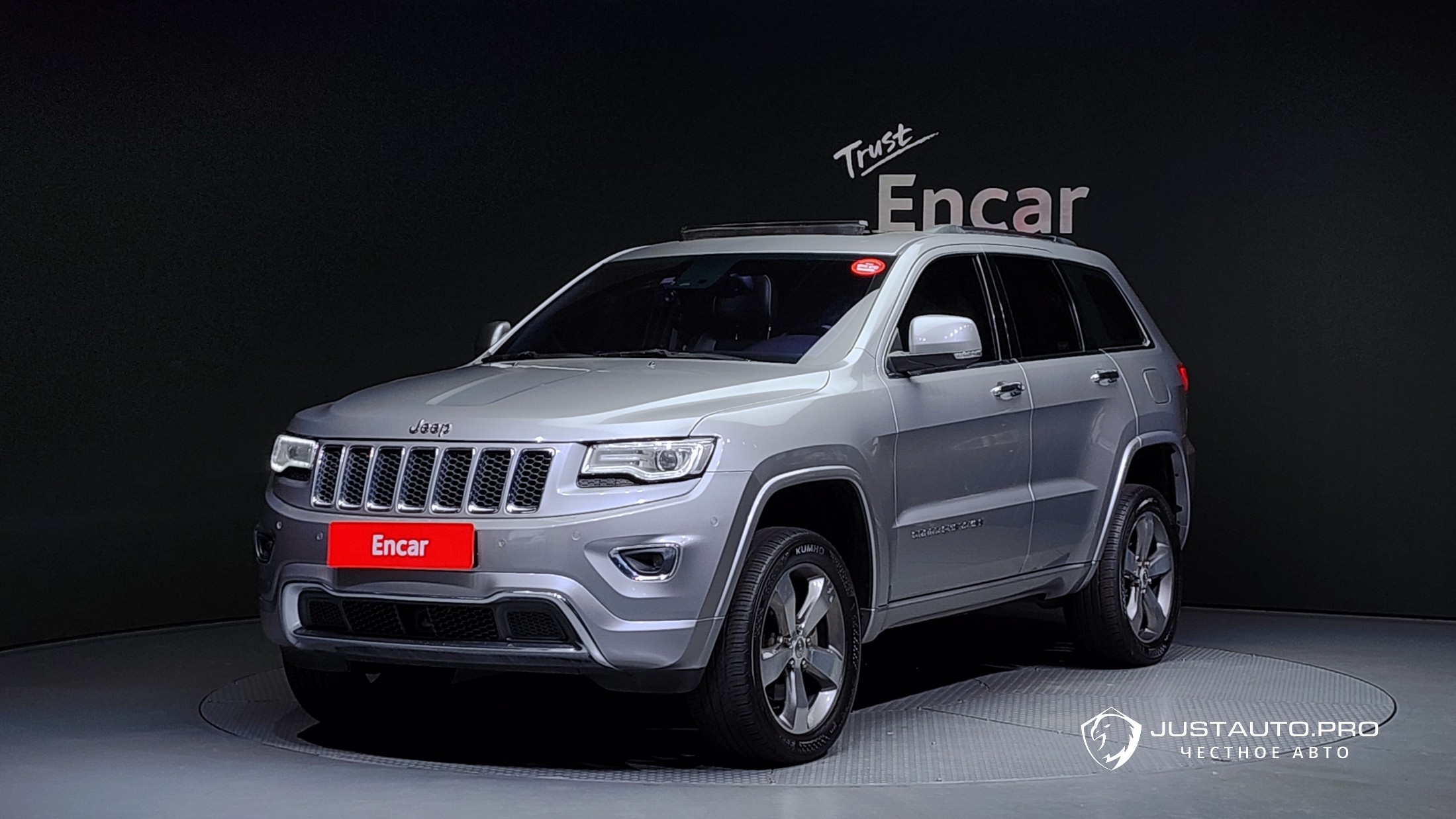 Автомобиль Jeep Cherokee