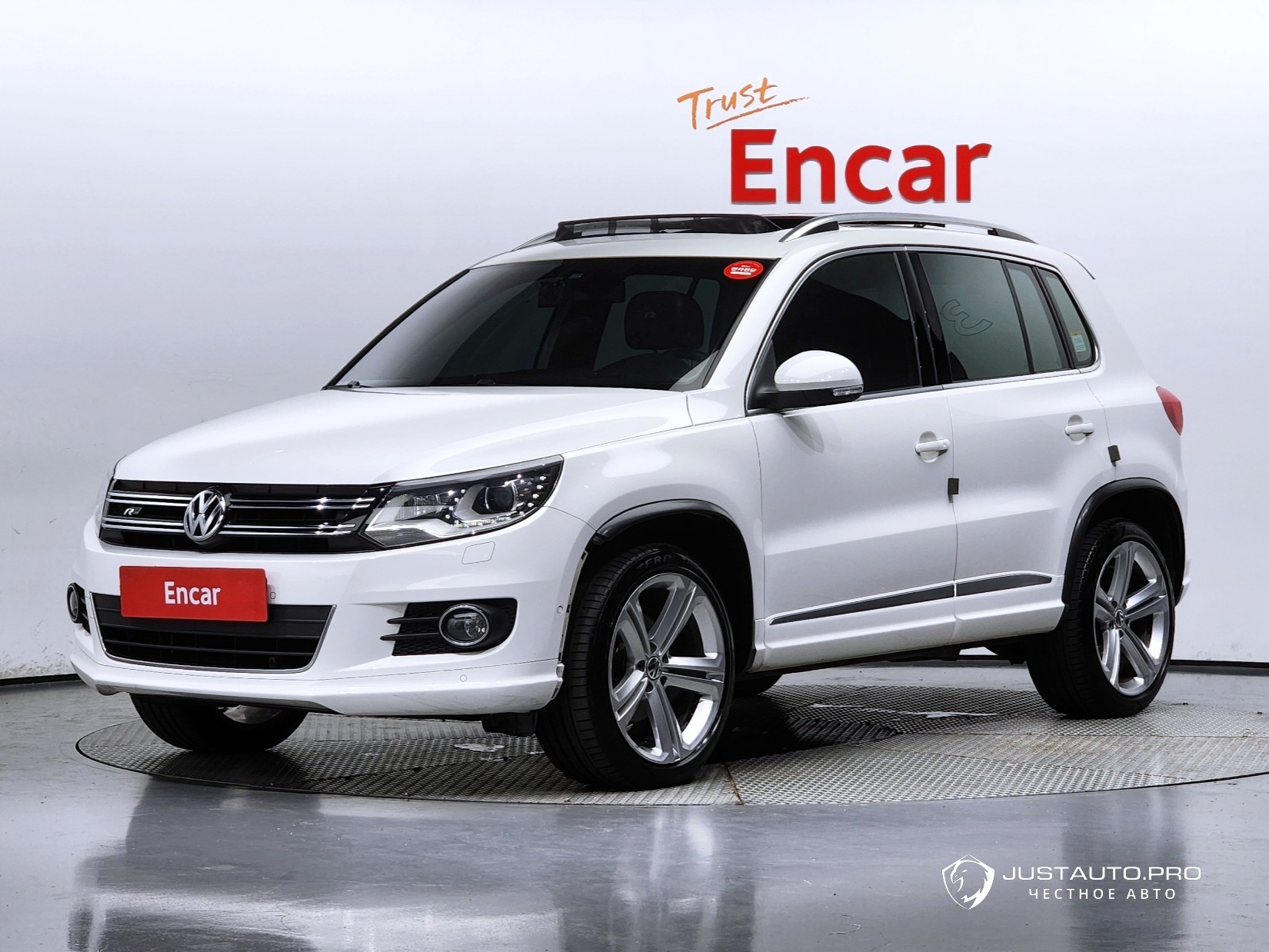 Автомобиль Volkswagen Tiguan