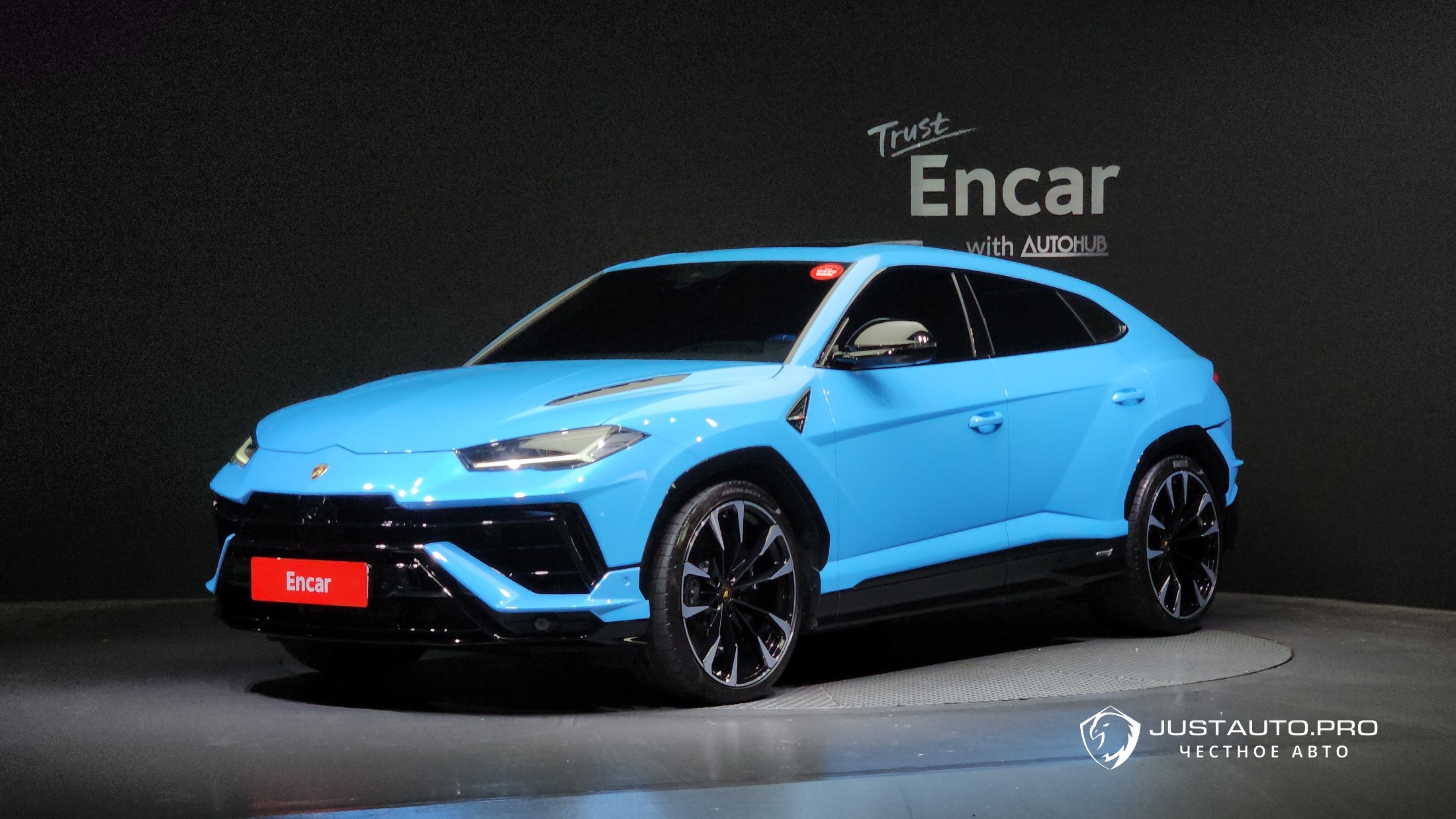 Автомобиль Lamborghini Urus