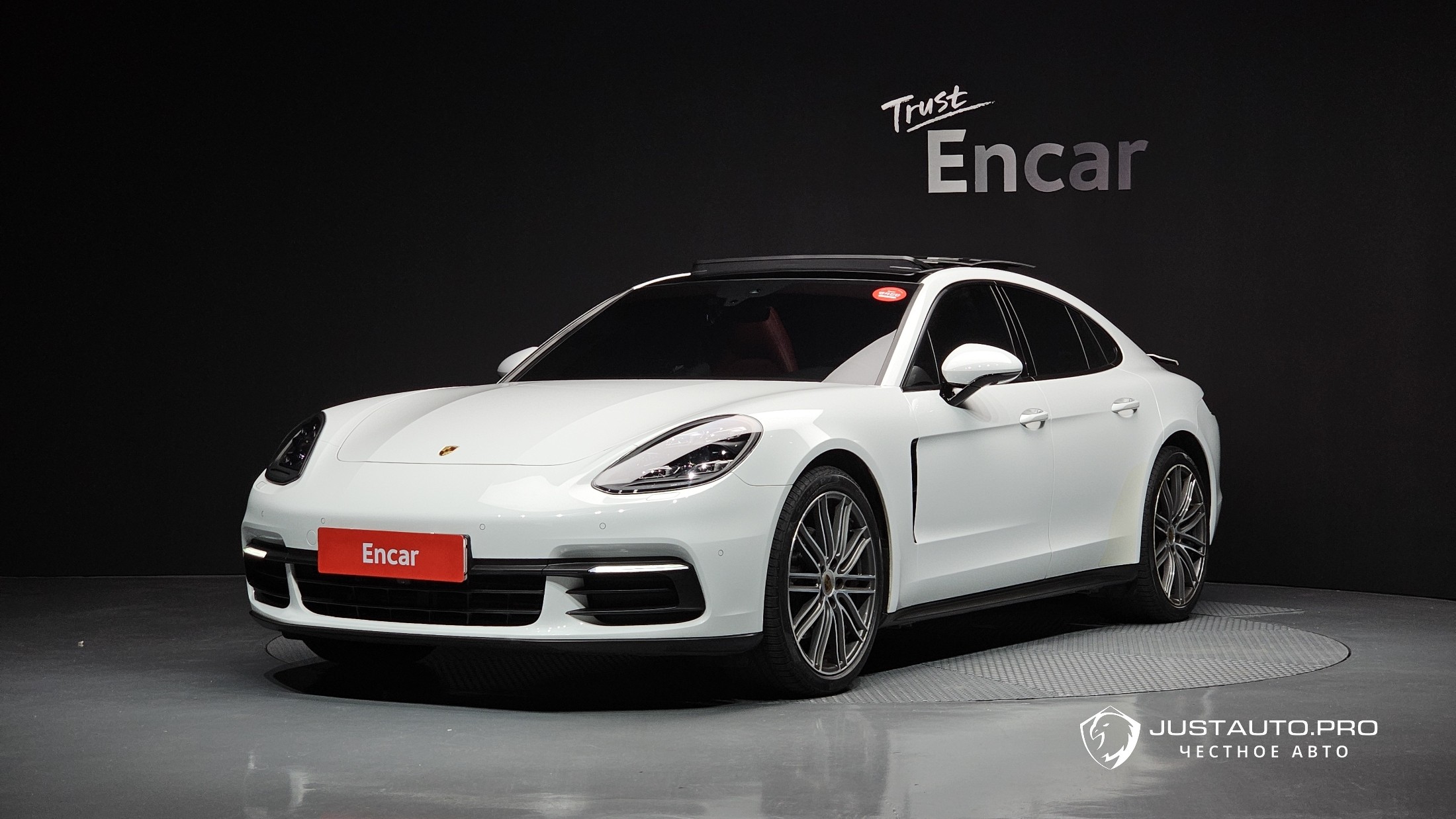Автомобиль Porsche Panamera