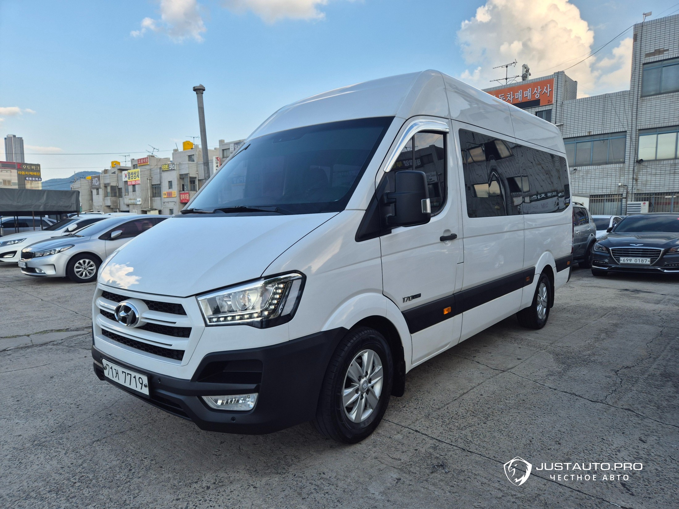 Автомобиль Hyundai Solati