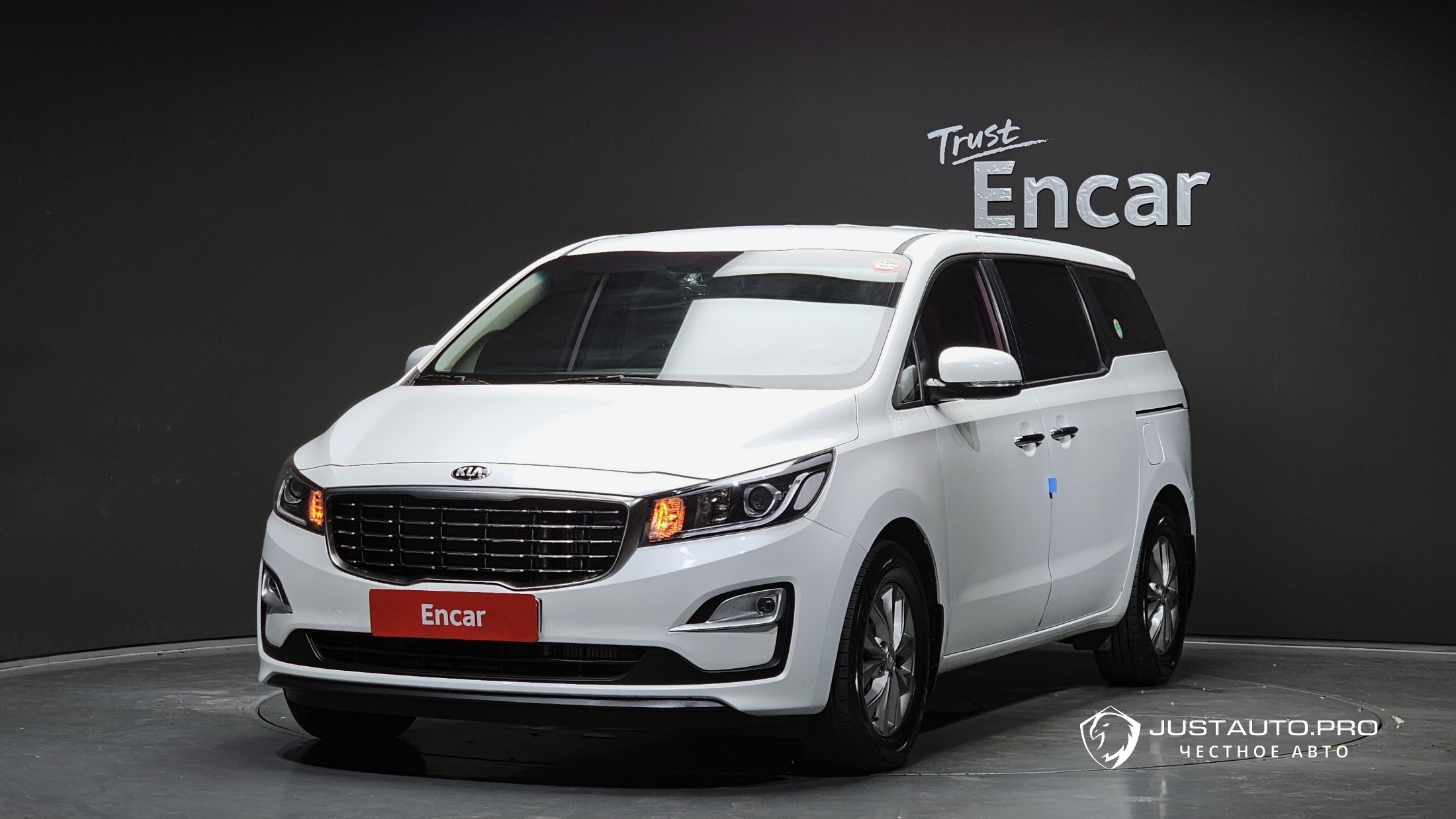 Автомобиль Kia Canival
