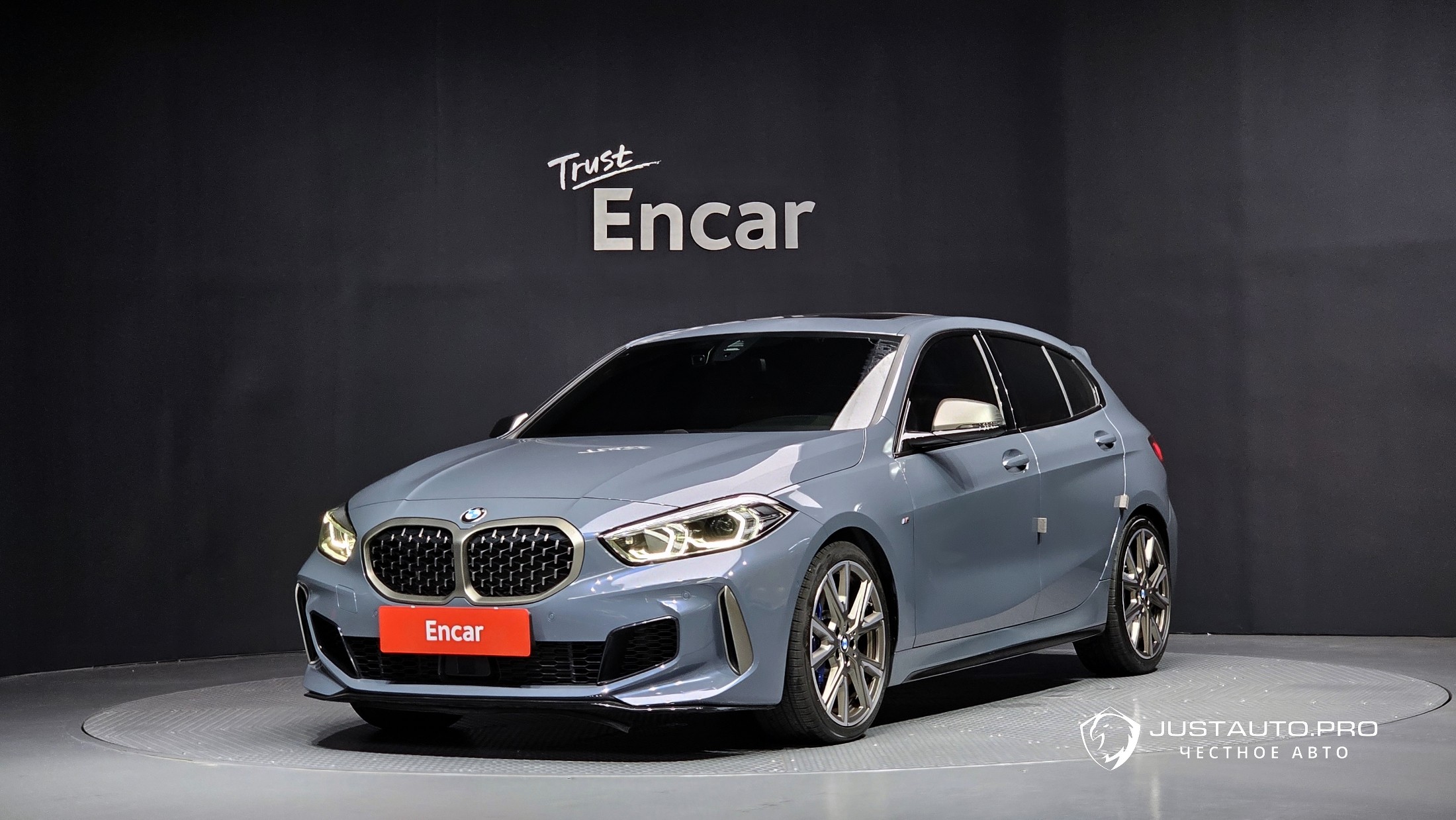 Автомобиль BMW 1-Series