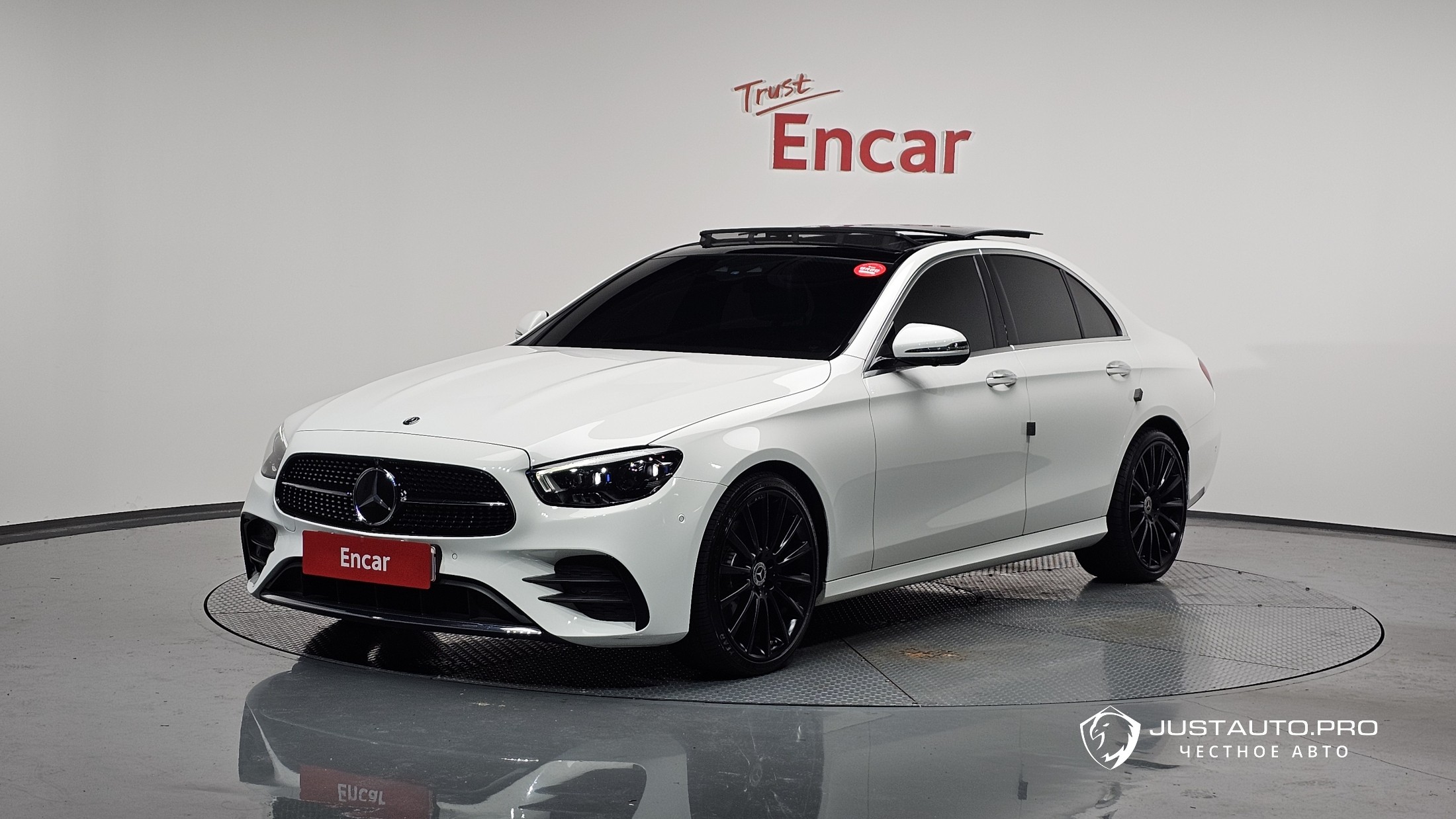 Автомобиль Mercedes-Benz E-Class