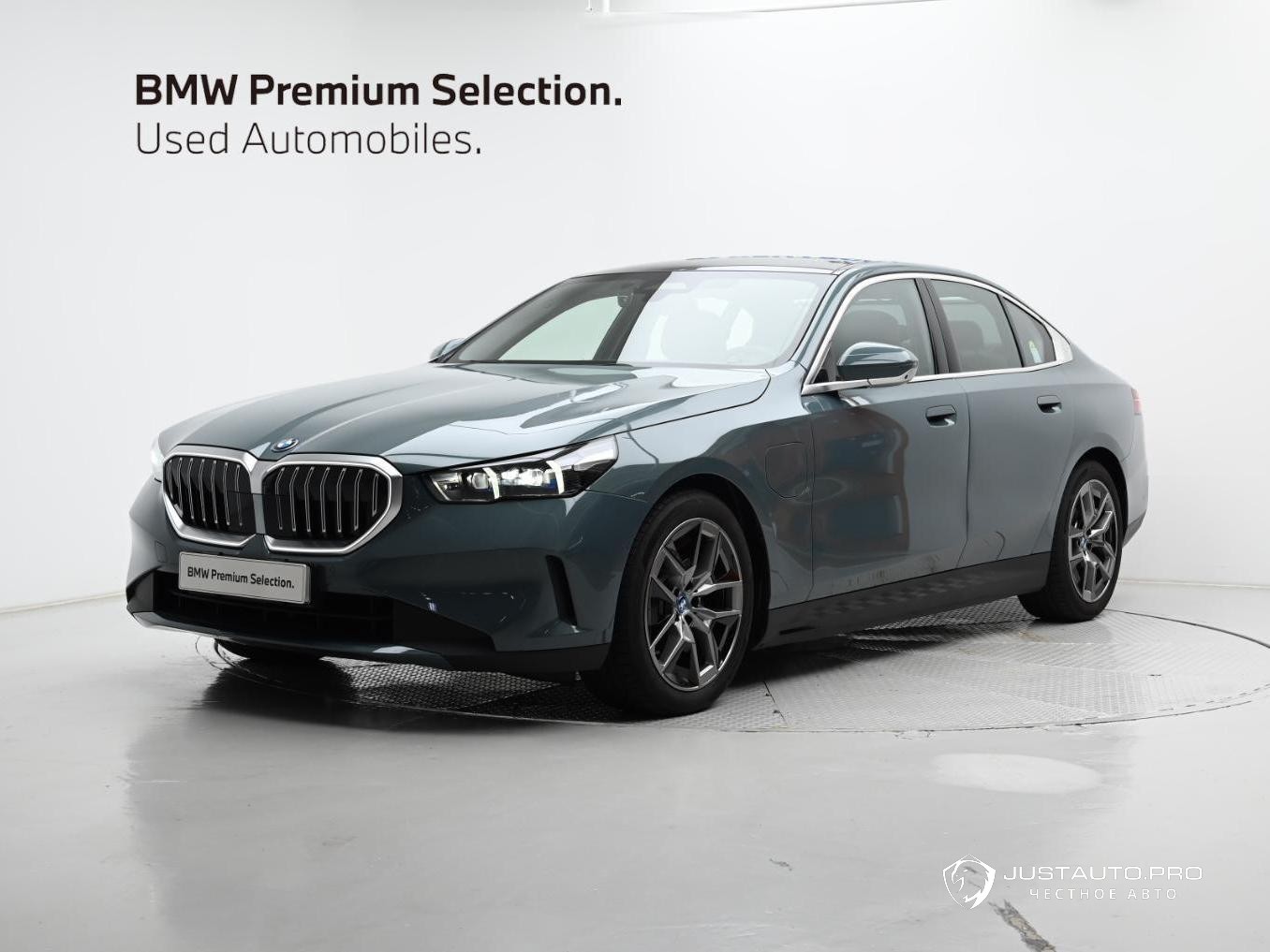 Автомобиль BMW 5-Series