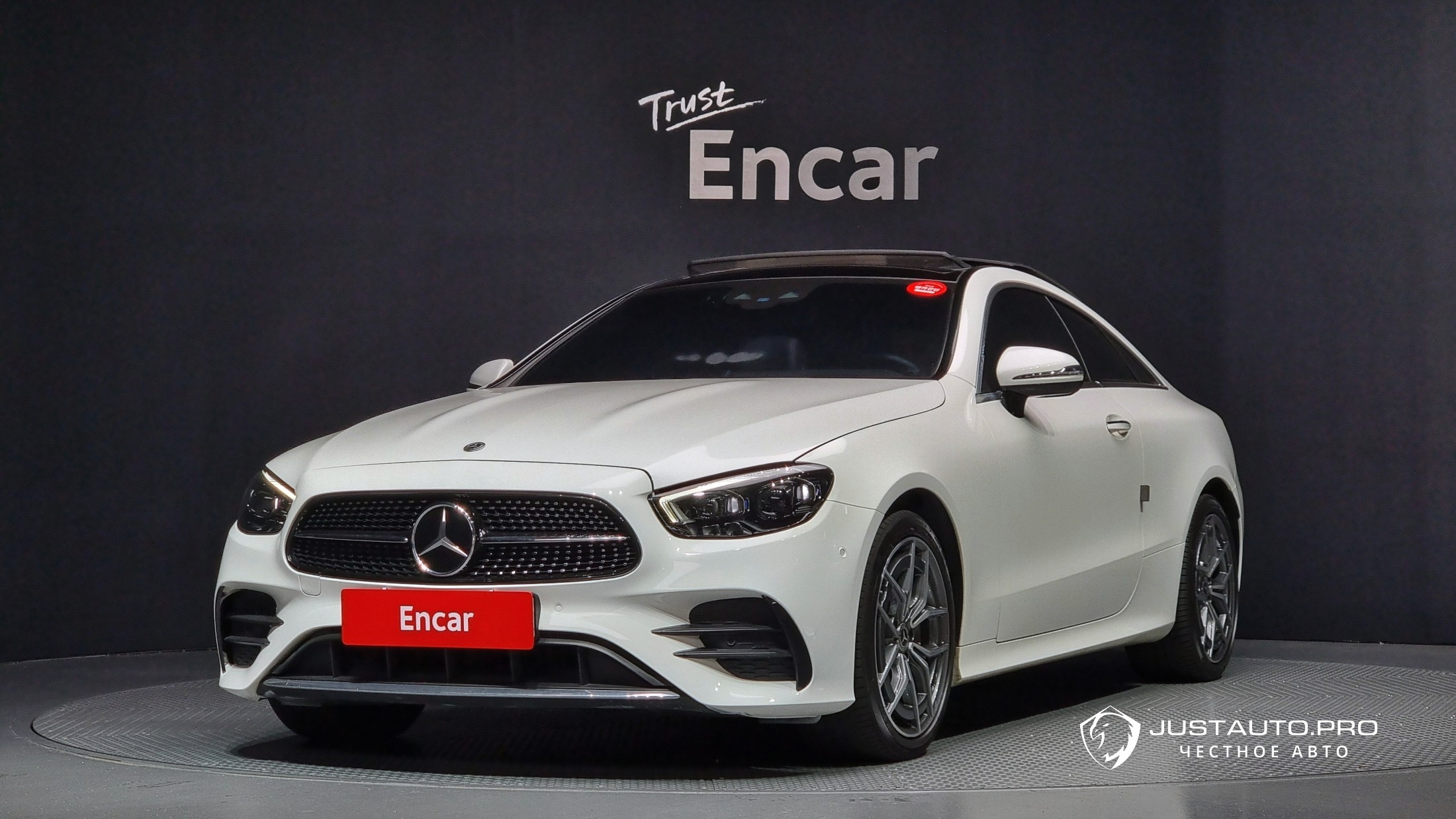 Автомобиль Mercedes-Benz E-Class