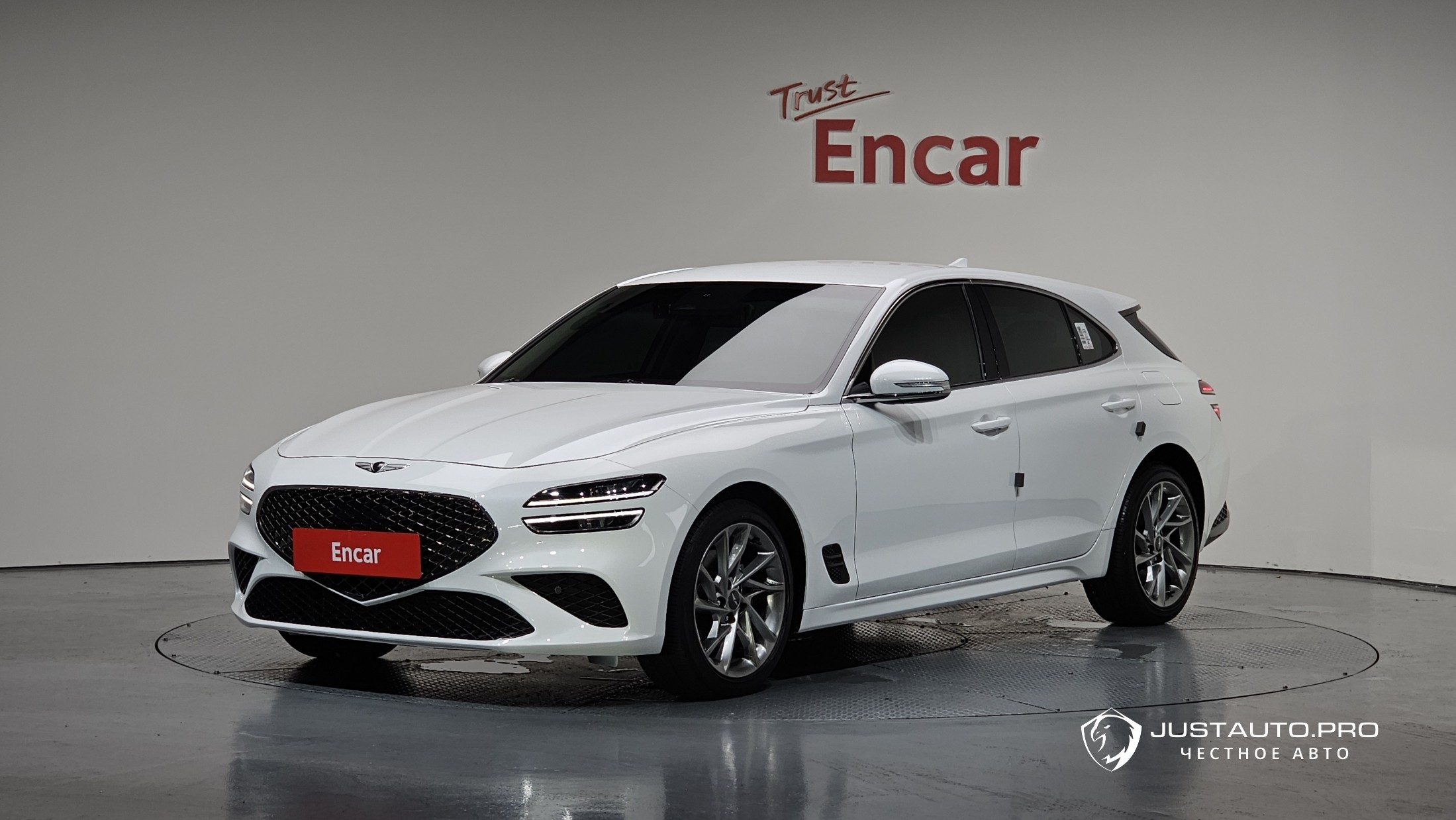 Автомобиль Genesis G70
